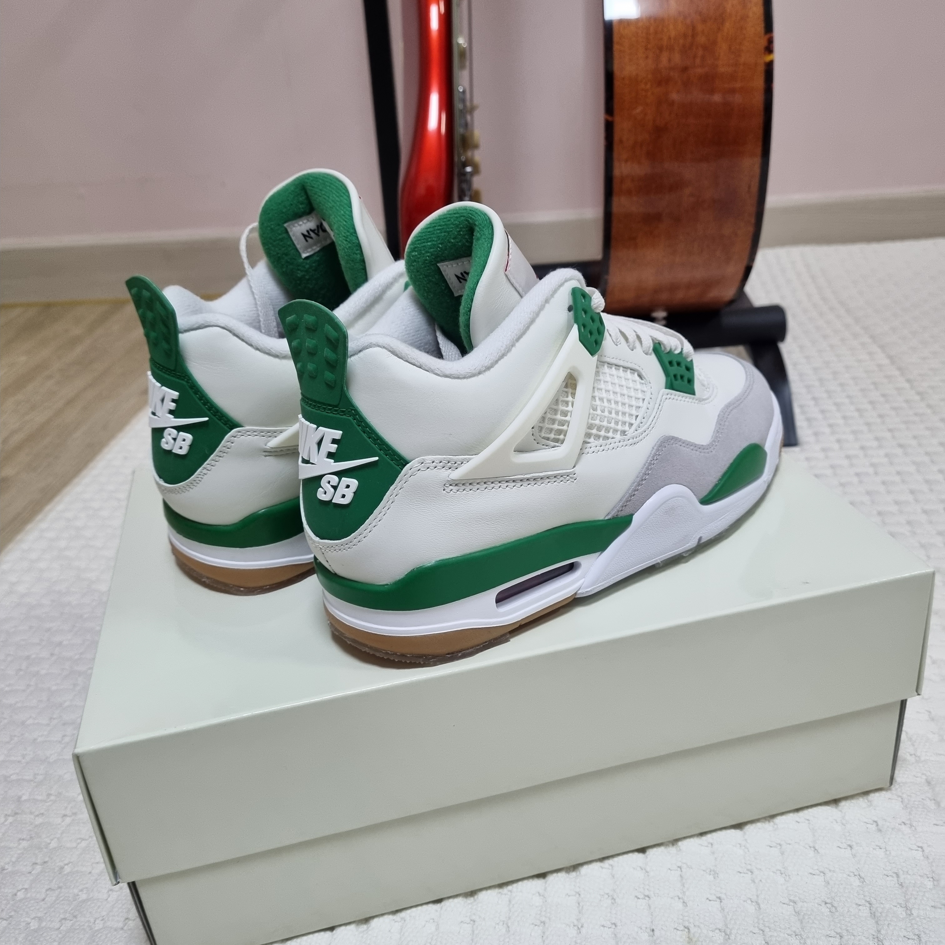Jordan 4 x Nike SB Retro SP Pine Green 착용 스타일 - 3