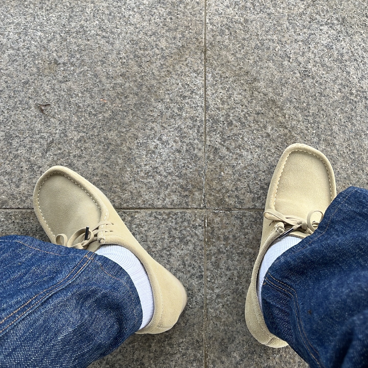 Clarks Wallabee Maple Suede 착용 스타일