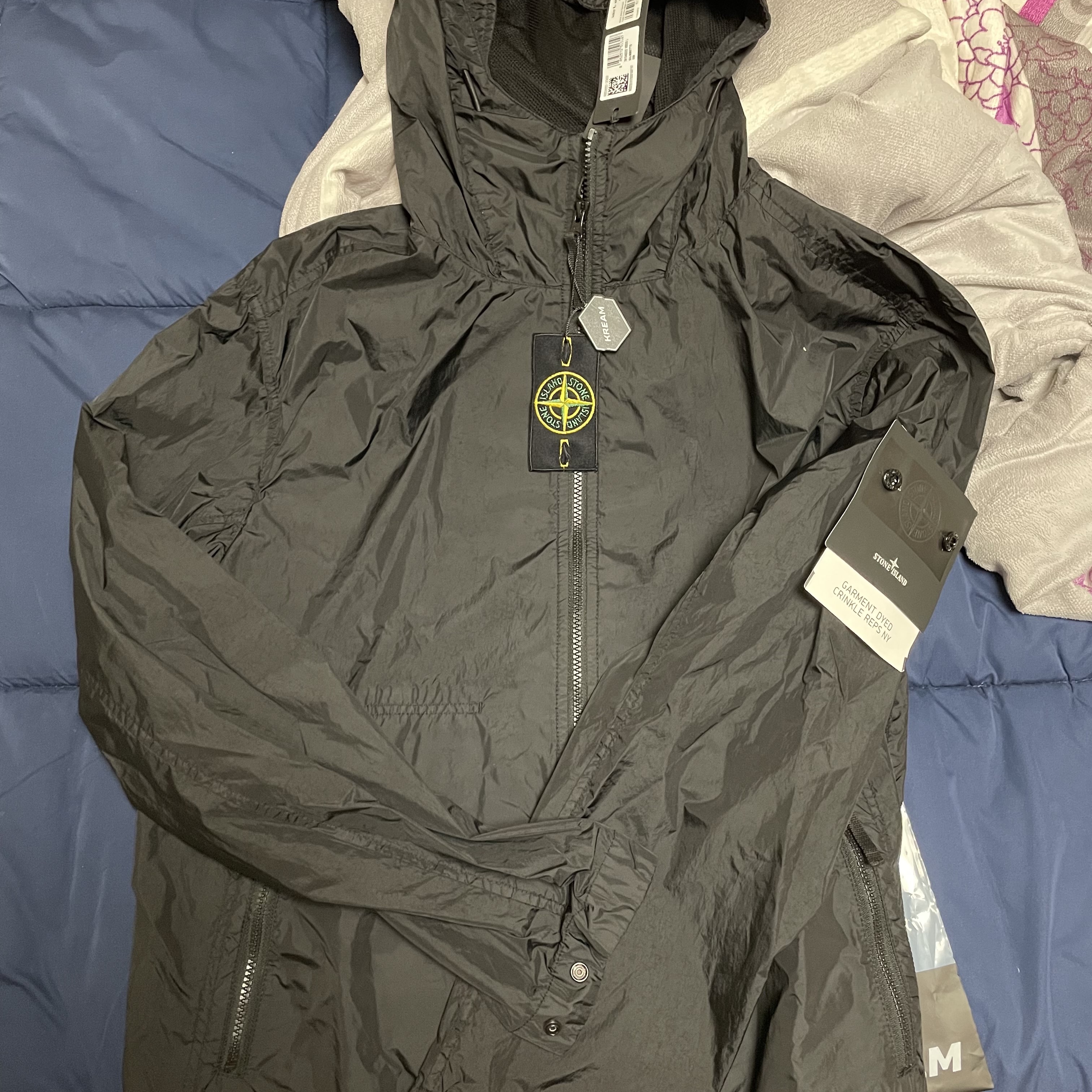 Stone Island 40522 Crinkle Reps Nylon Garment Dyed Hooded Jacket Black - 23SS 착용 스타일 - 1