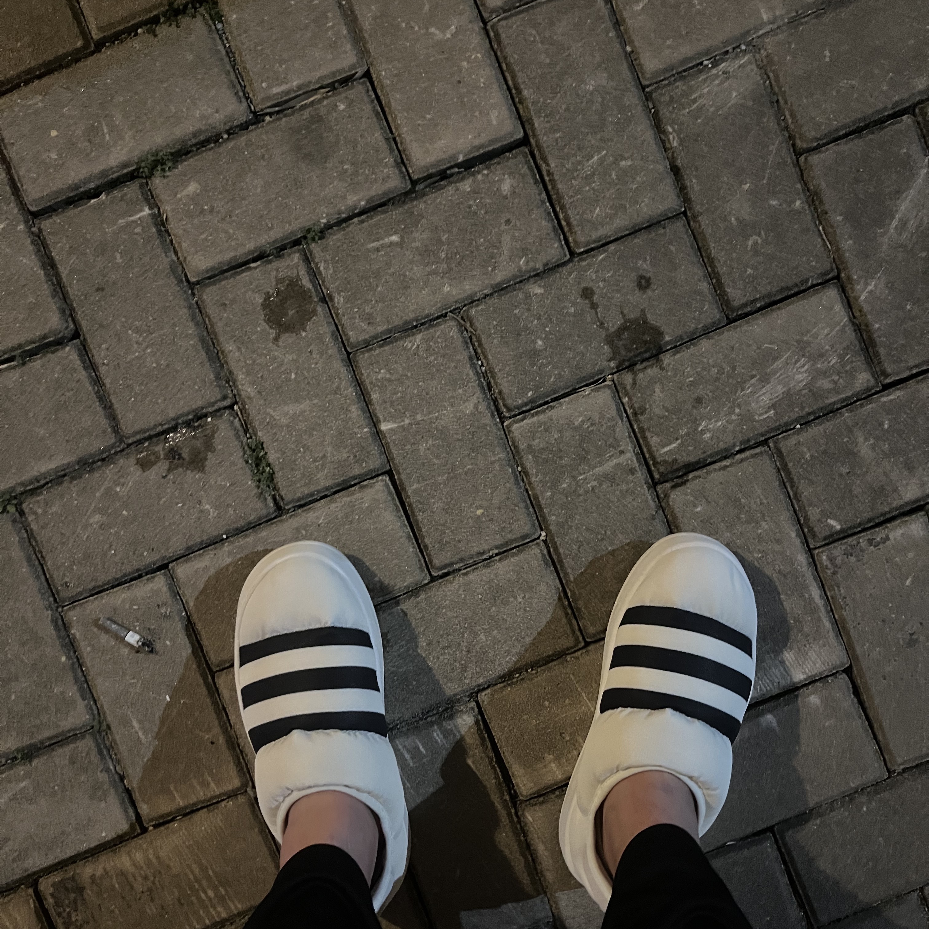 Adidas Puffylette Off White 착용 스타일 - 1