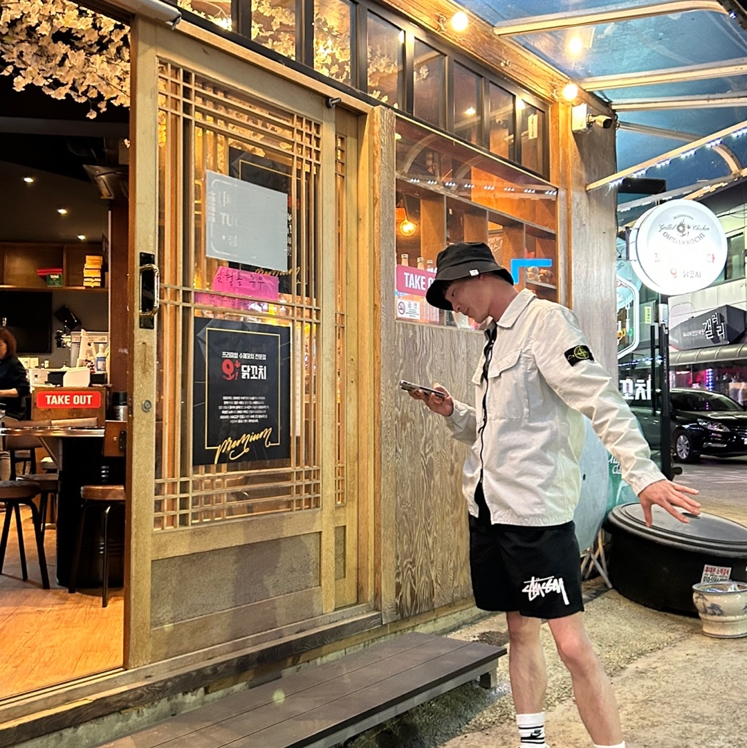 Stussy Big Stock Water Shorts Black, Stone Island 101WN Brushed Cotton Canvas T.CO+OLD Overshirt Light Grey - 22FW 착용 스타일