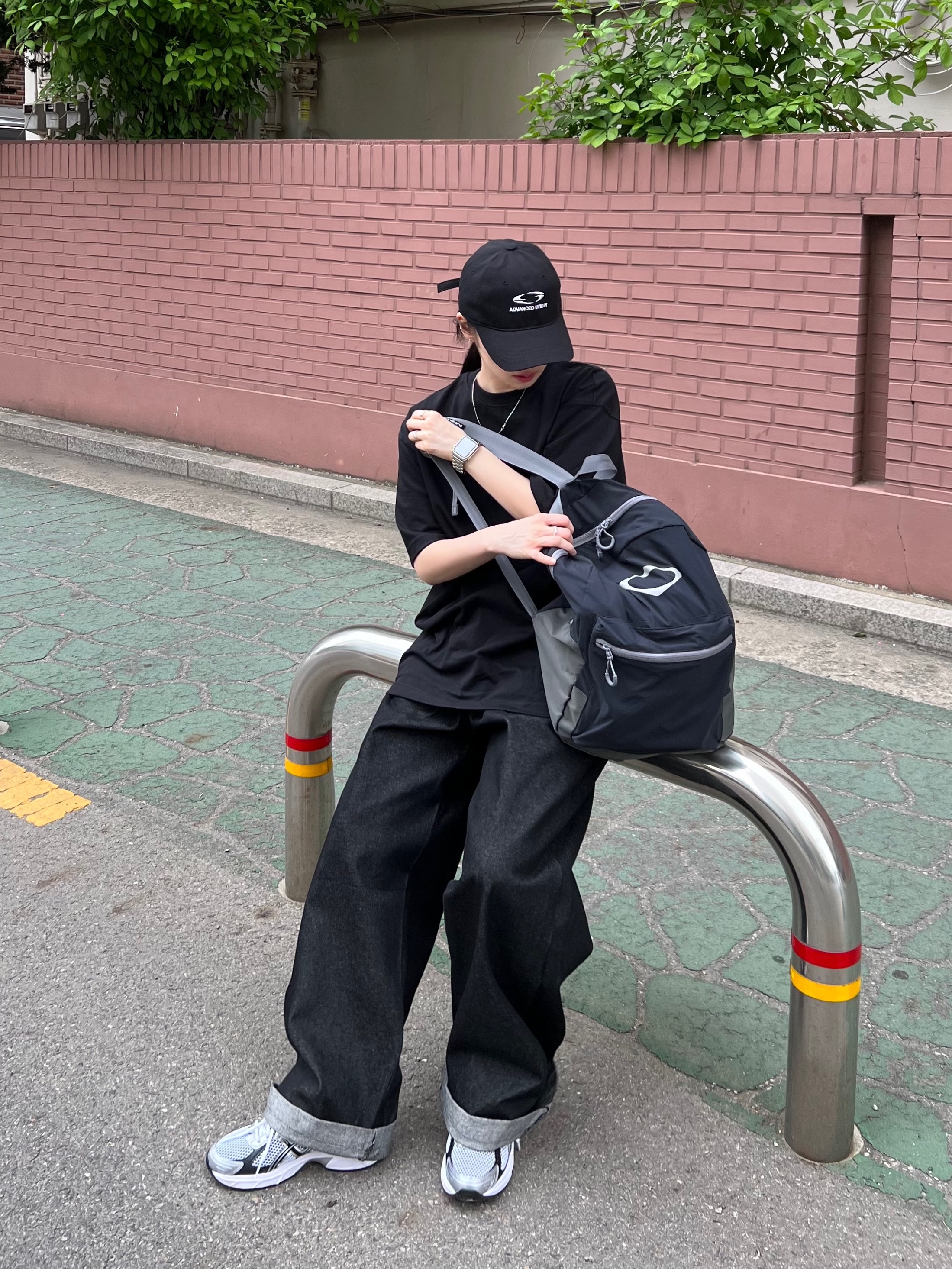 Ader Error Sig; TRS/BL Tag T-Shirt 01 Black, Mischief Rhombus Light Weight Backpack Black - The Hyundai Seoul Exclusive 착용 스타일 - 2