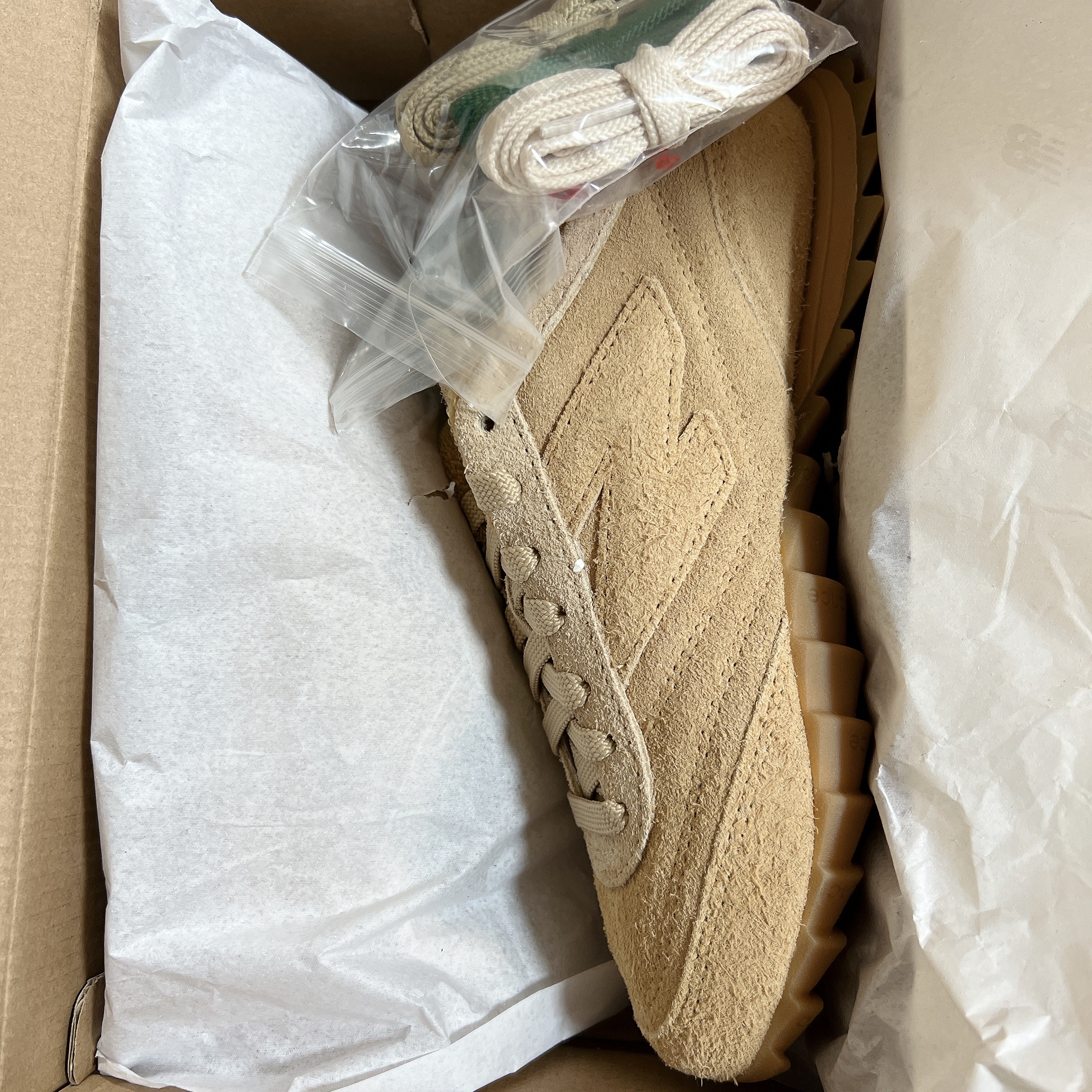 New Balance x Auralee RC30 Tan Orange 착용 스타일 - 2