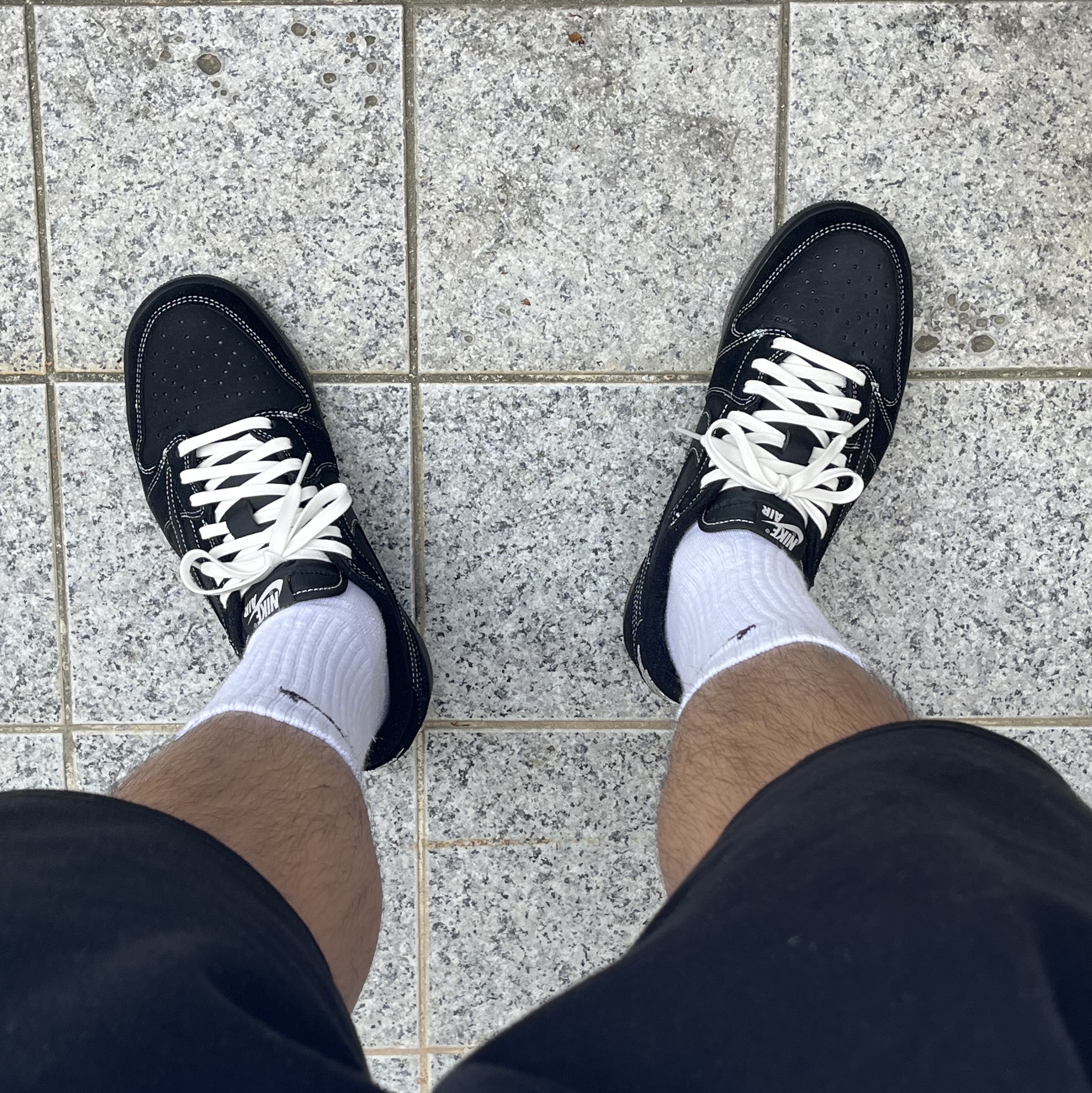 Jordan 1 x Travis Scott Retro Low OG SP Black Phantom 착용 스타일