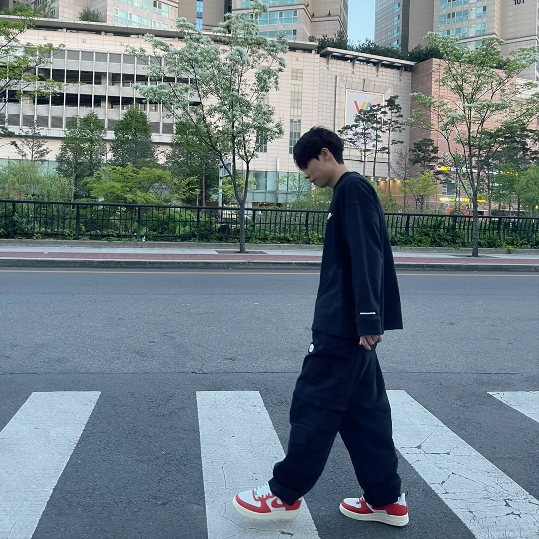 Nike Air Force 1 '07 LV8 Pojangmacha, Nike x Peaceminusone Wide Pants Black (DR0096-010) 착용 스타일