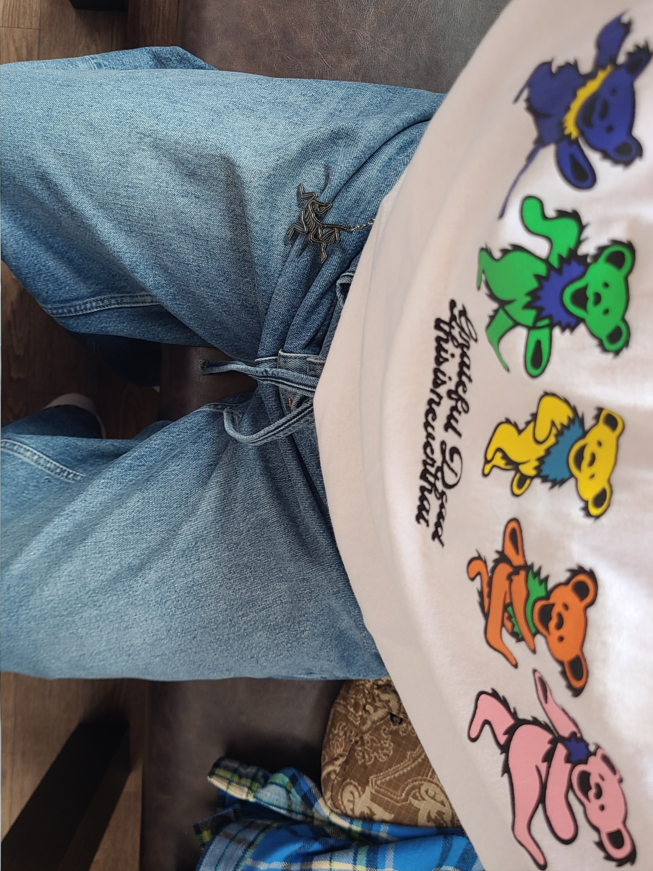 Thisisneverthat x Grateful Dead Dancing Bears T-Shirt White, Zara x Rhuigi Baggy Jeans Medium Blue 착용 스타일
