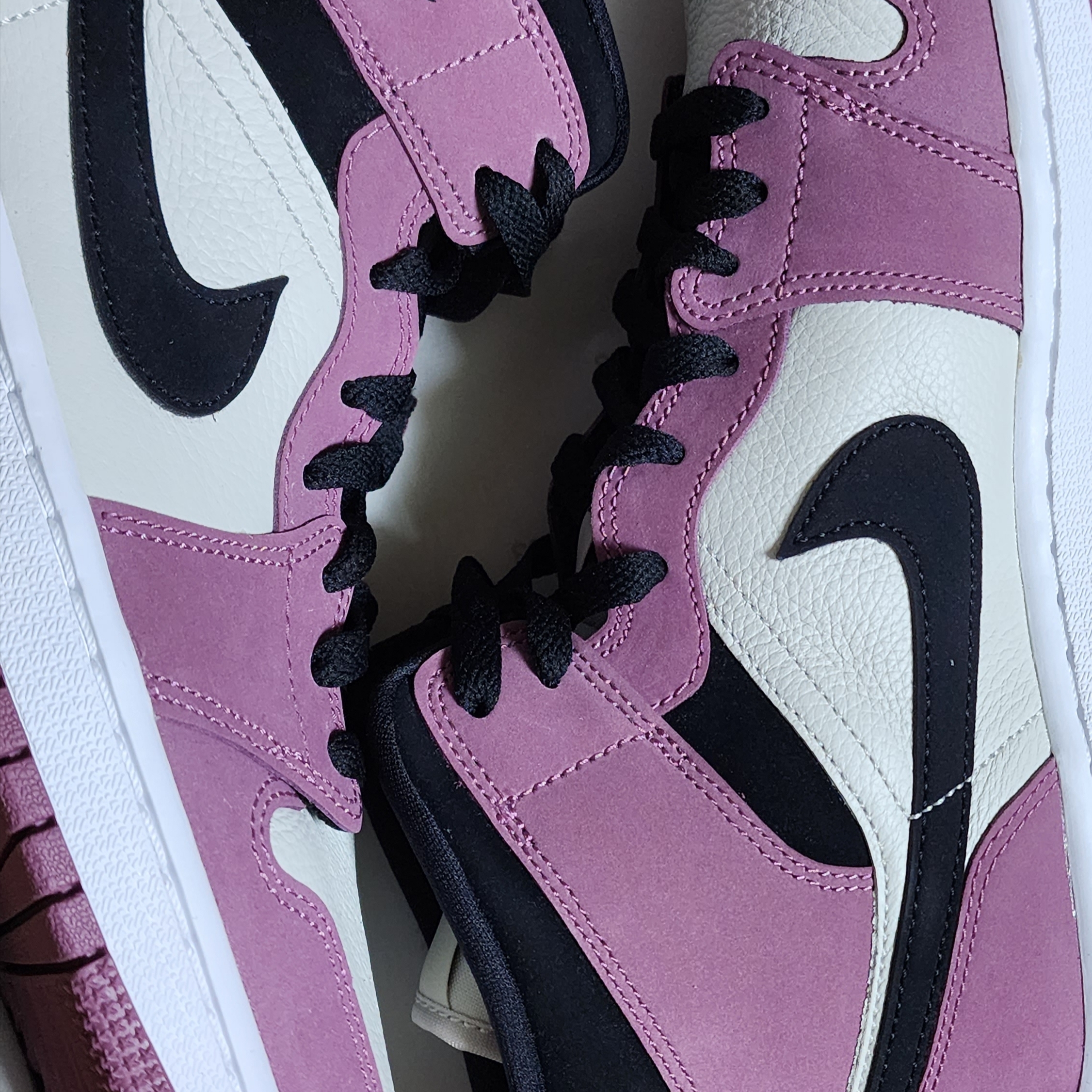 (W) Jordan 1 Mid SE Light Mulberry 착용 스타일 - 2