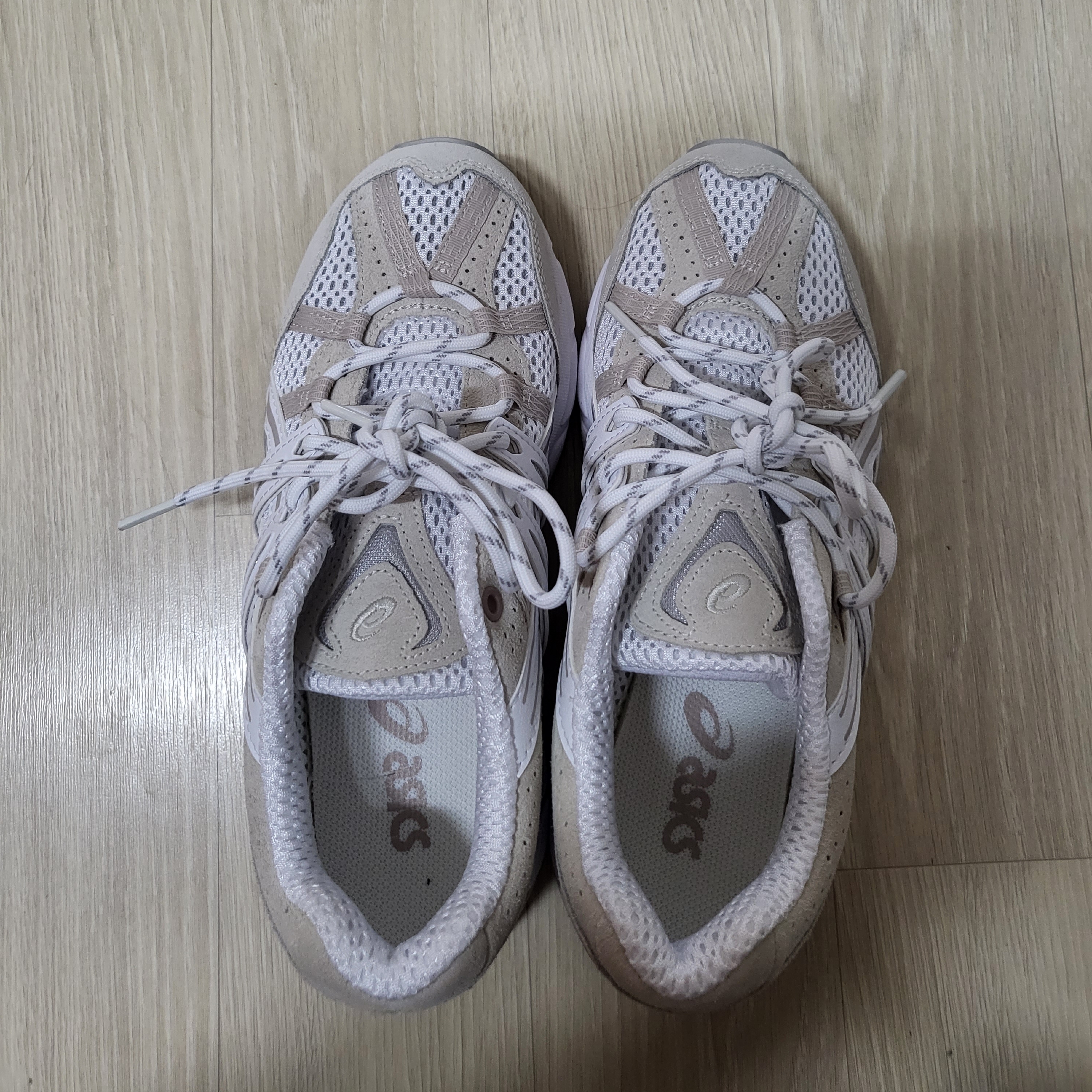 (W) Asics Gel-Sonoma 15-50 White Oatmeal 착용 스타일