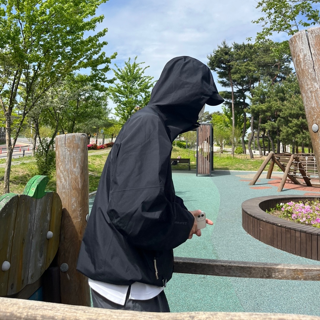 Nike ACG Storm-Fit ADV Cascade Rains Full Zip Jacket Black - Asia, Salomon XT-6 Gore-Tex Black Ebony 착용 스타일 - 1