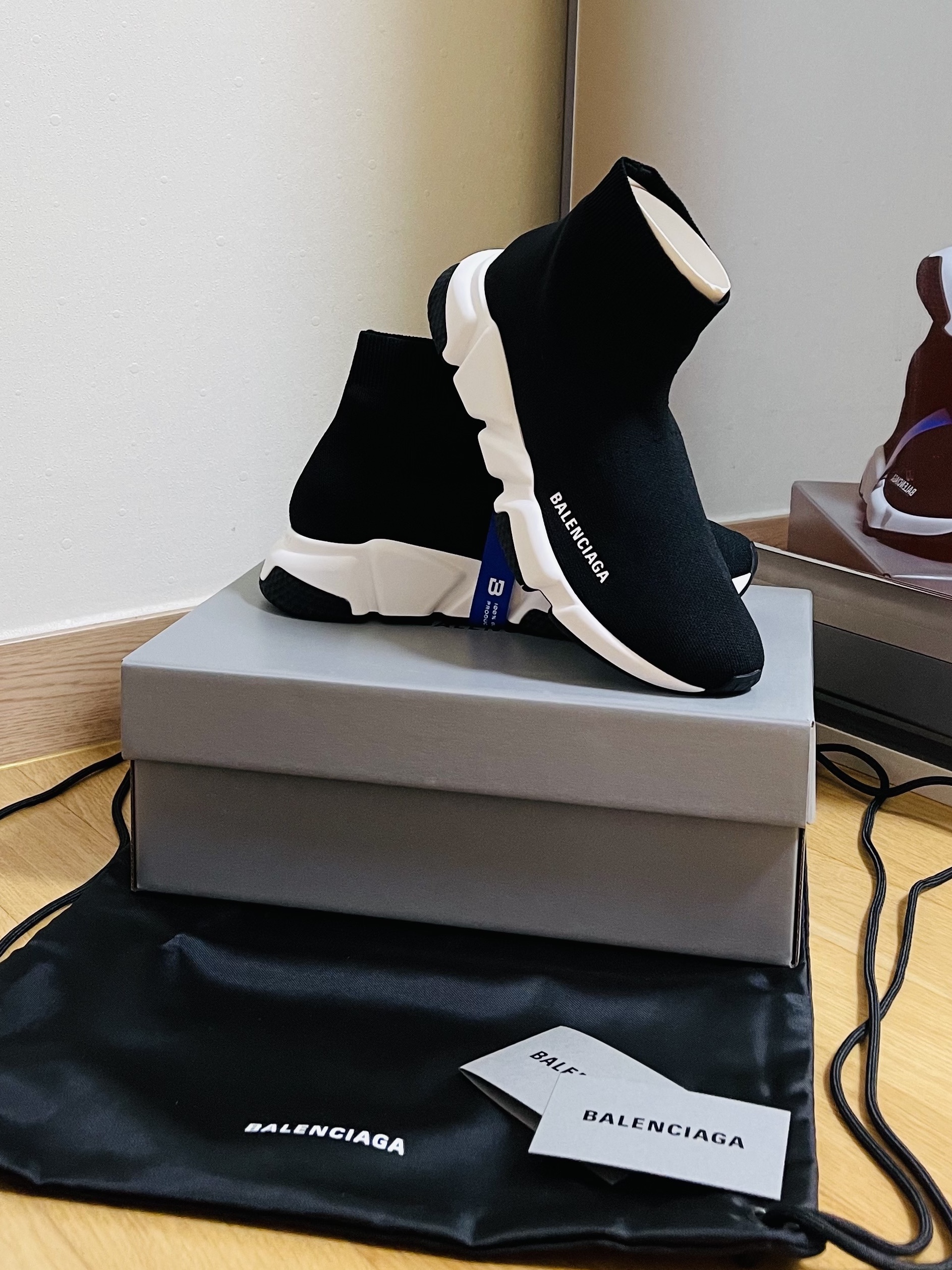 (W) Balenciaga Speed Trainer Black White 2021/2022, Balenciaga Speed Trainer Black White 2021/2022 착용 스타일