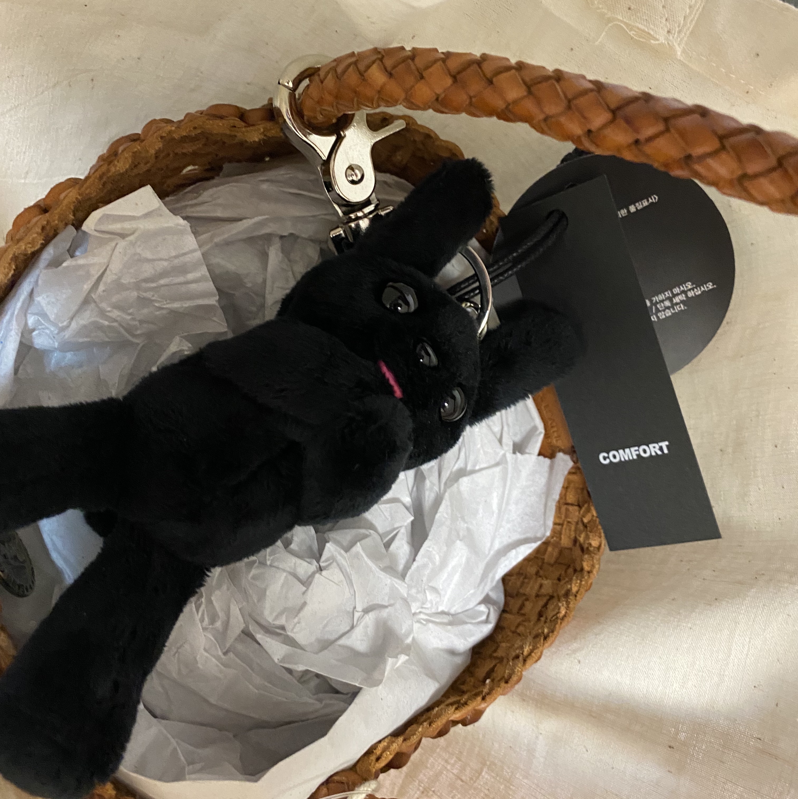 Comfort Kiyong Keyring Black 착용 스타일
