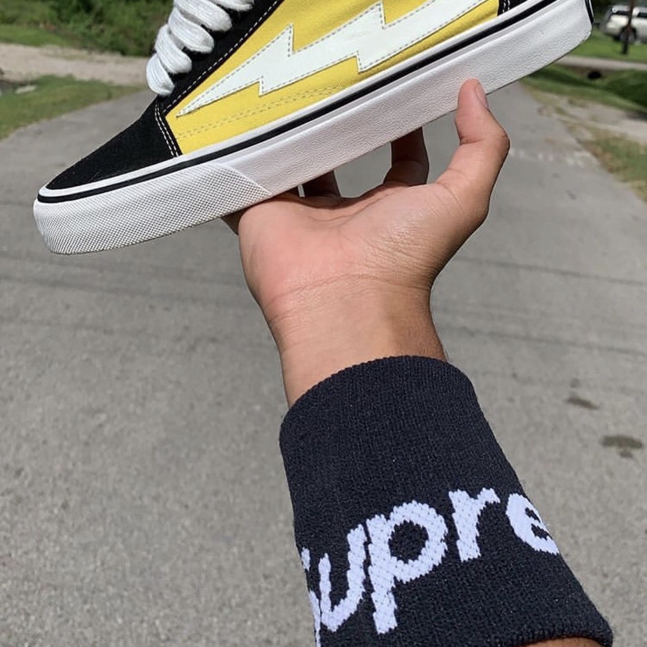 Supreme x Nike NBA Wristband Red (Pack of 2), Supreme x Nike NBA Wristband Black (Pack of 2) 착용 스타일 - 5