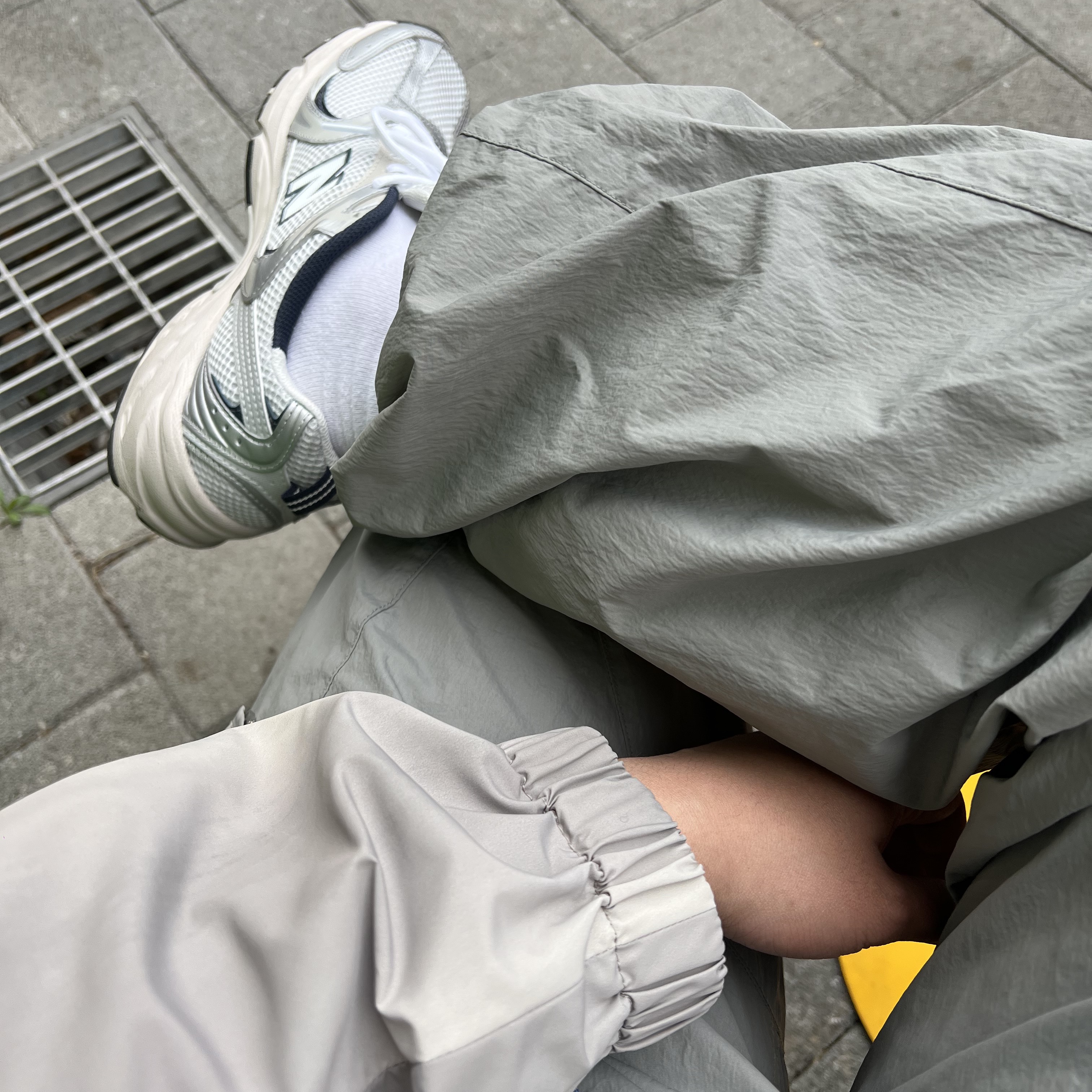 New Balance 530 Steel Grey 착용 스타일