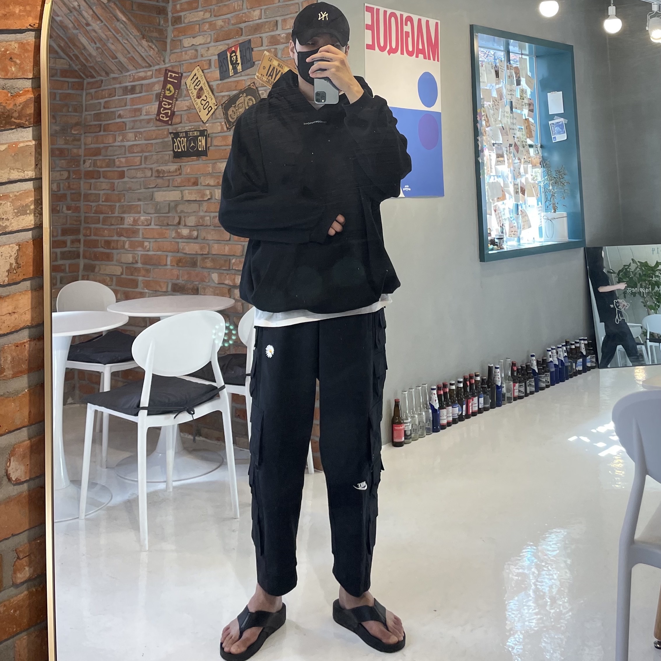 Nike x Peaceminusone Wide Pants Black (DR0096-010) 착용 스타일 - 1