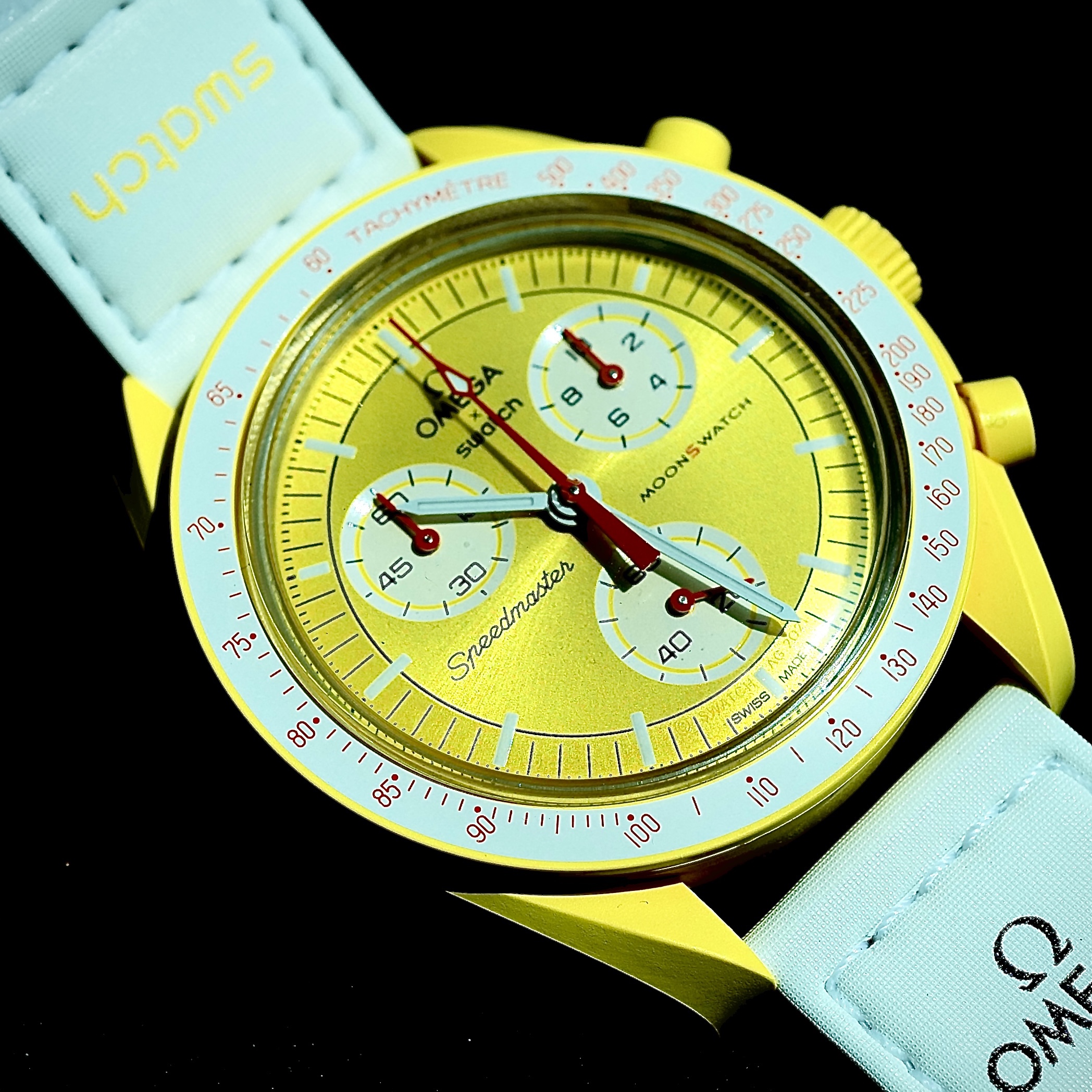 Swatch x Omega Bioceramic MoonSwatch Mission To The Sun 착용 스타일