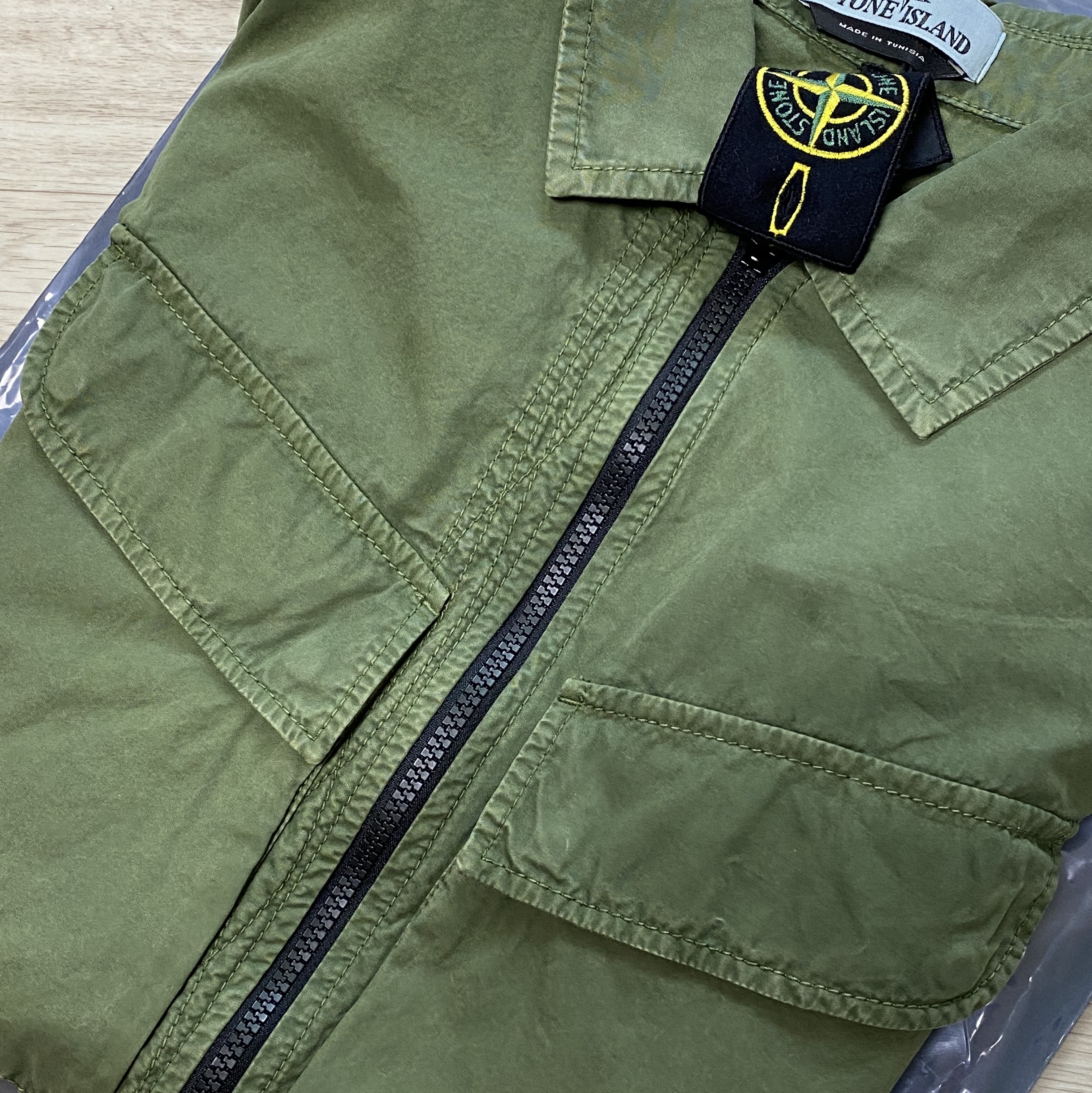 Stone Island 101WN Brushed Cotton Canvas T.CO+OLD Overshirt Olive Green - 22FW 착용 스타일