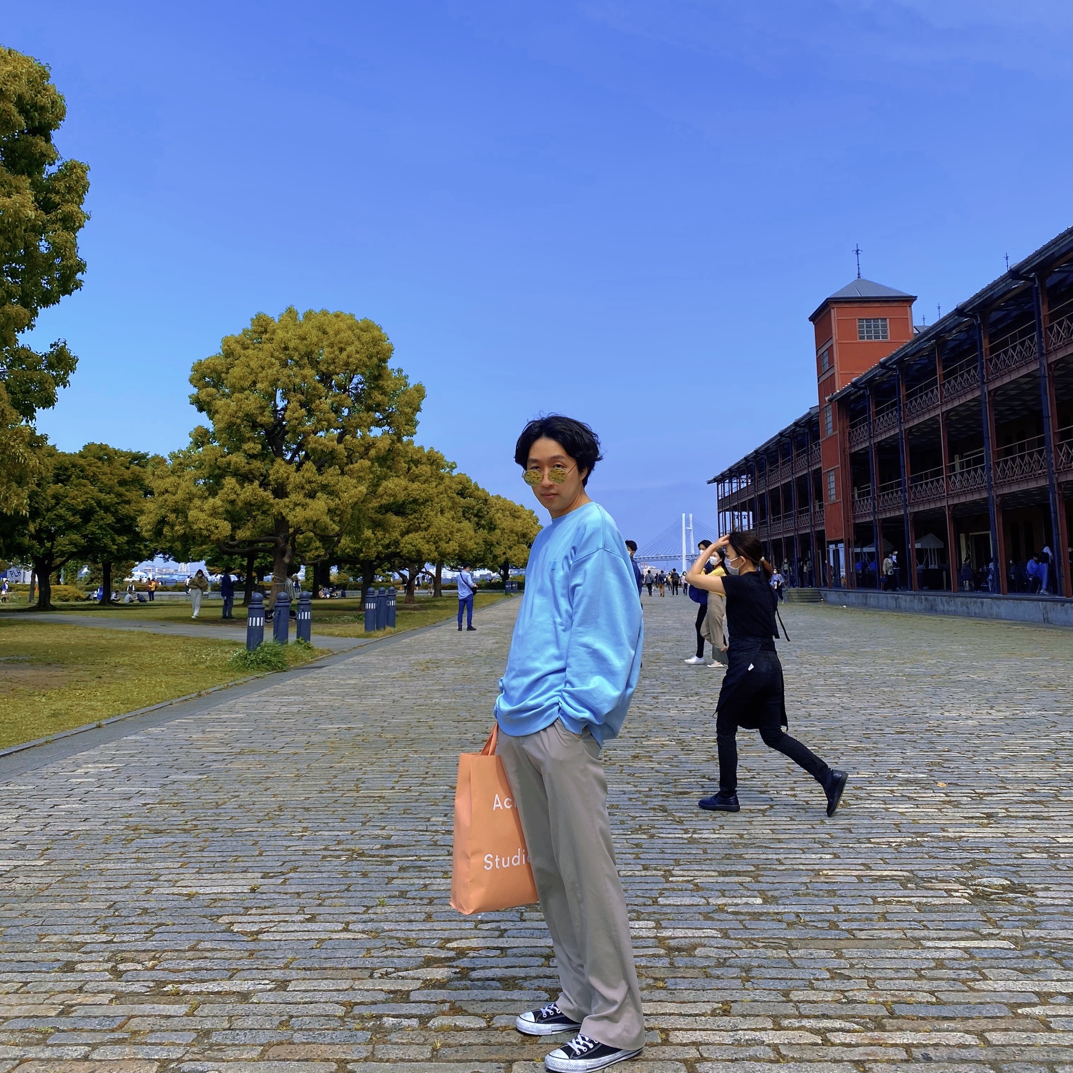 Acne Studios Fonbar Face Crewneck Sweatshirt Ice Blue 착용 스타일
