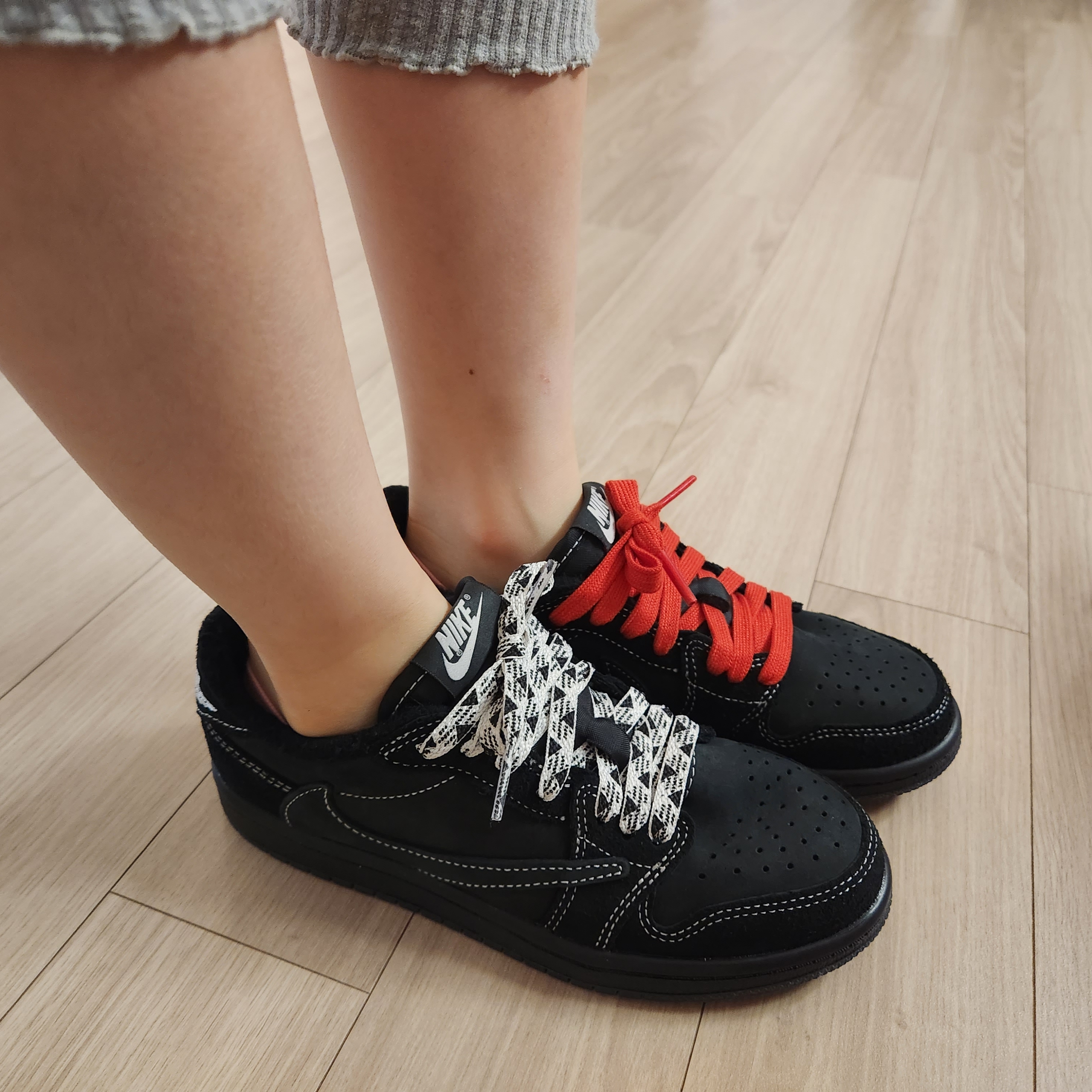 (PS) Jordan 1 x Travis Scott Retro Low OG SP Black Phantom 착용 스타일