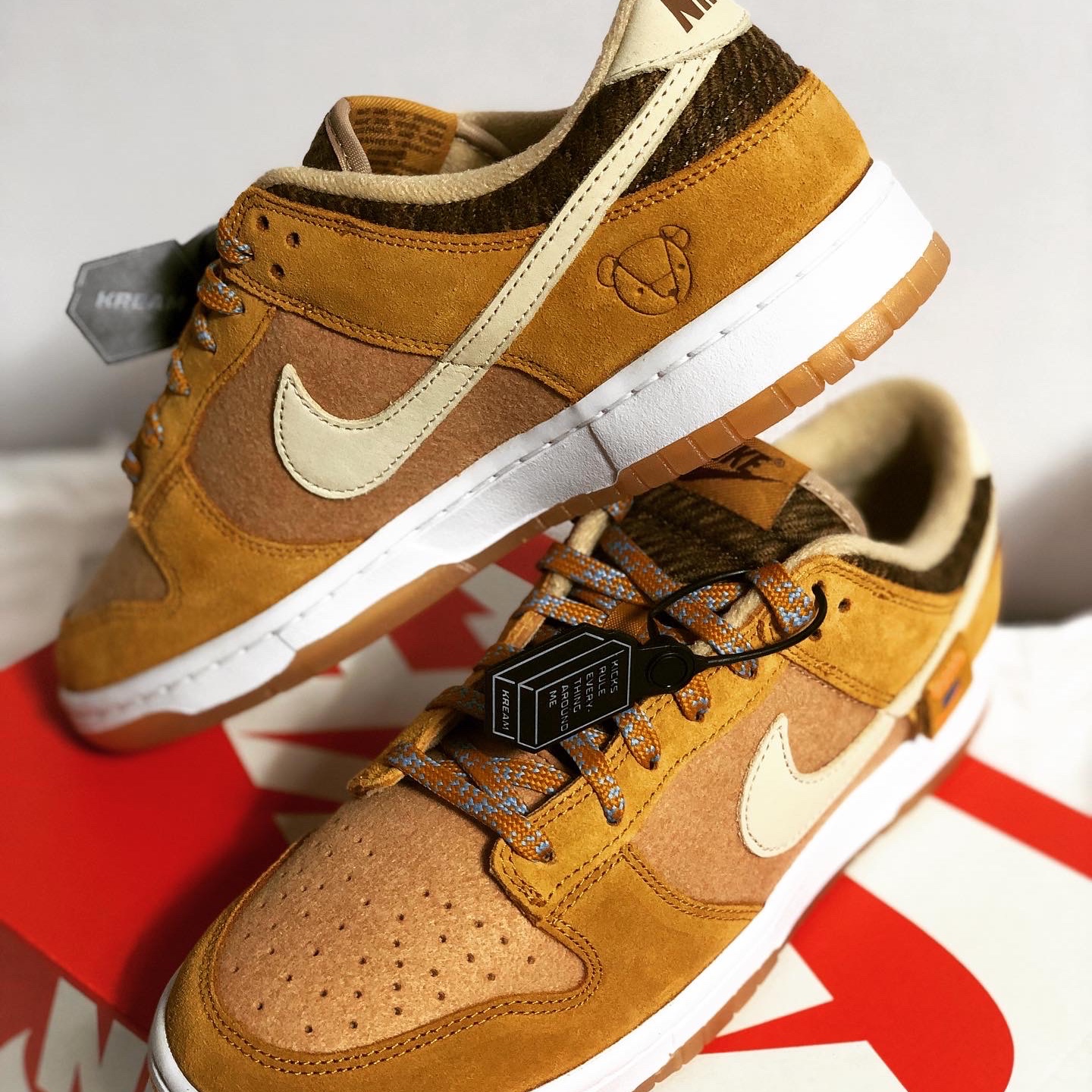 Nike Dunk Low SE Praline Desert Ochre 착용 스타일 - 2