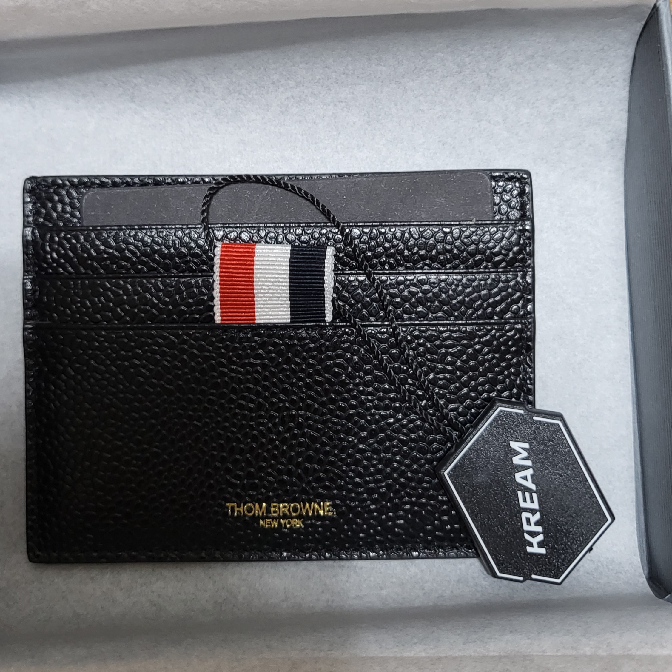 Thom Browne RWB Edge Stain Double Sided Card Holder Black 착용 스타일