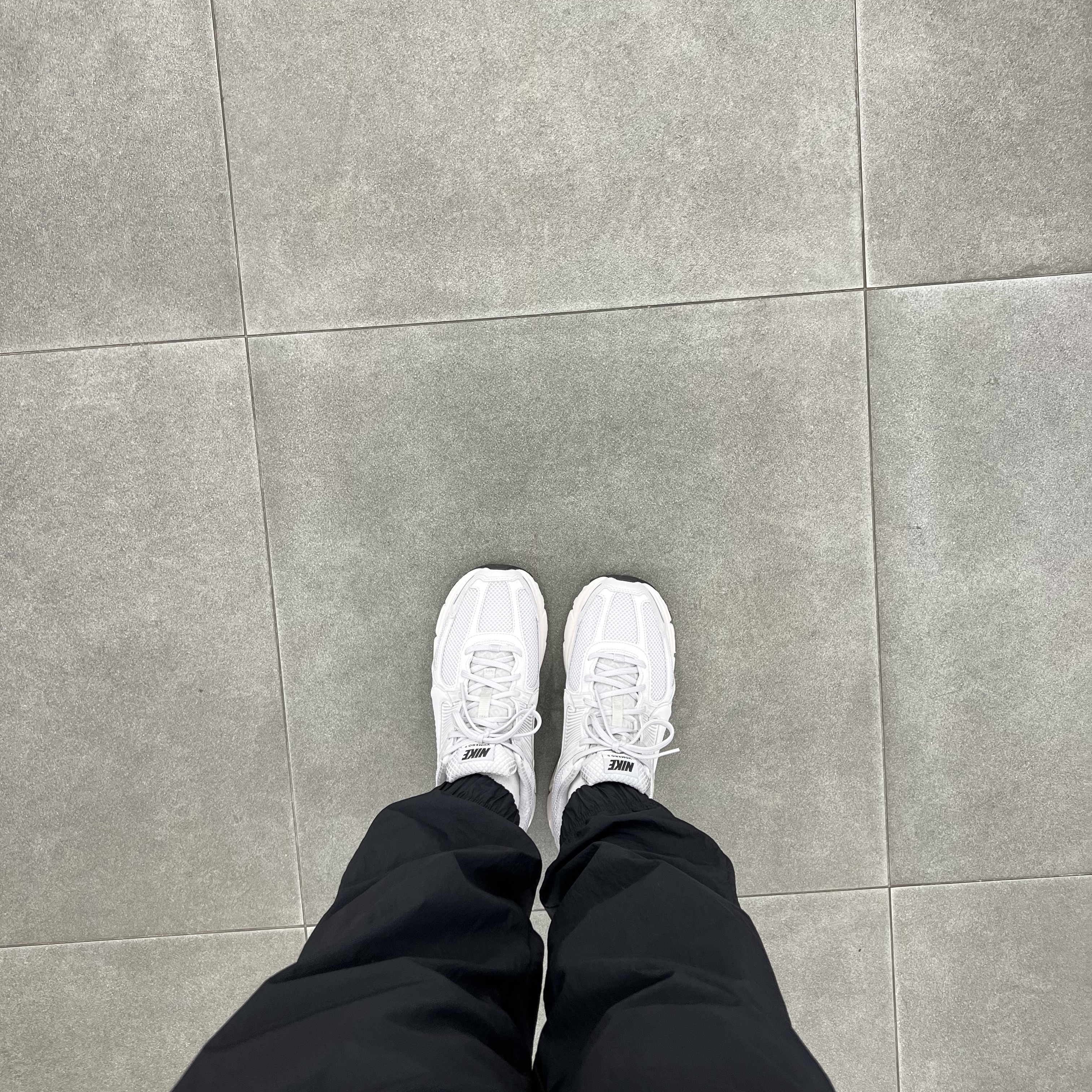 Nike Zoom Vomero 5 SP Vast Grey 2023 착용 스타일