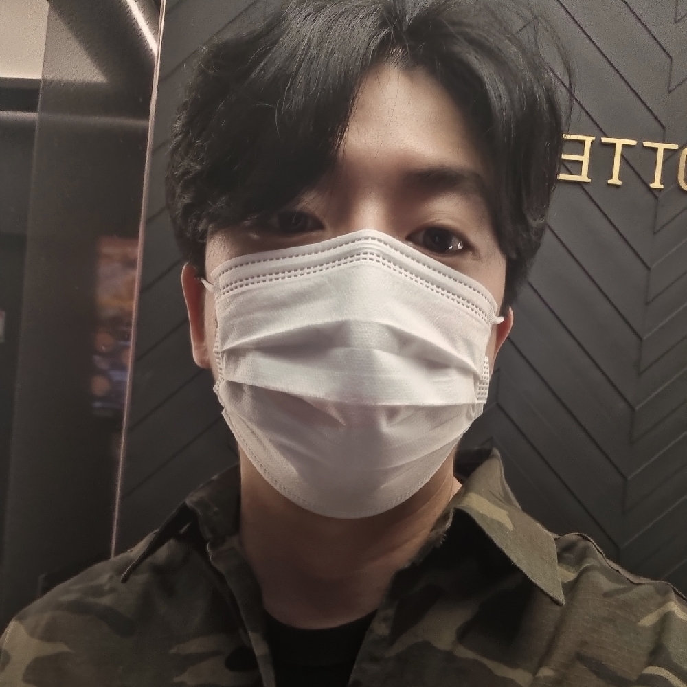 (junnine) 님의 게시물 KREAM