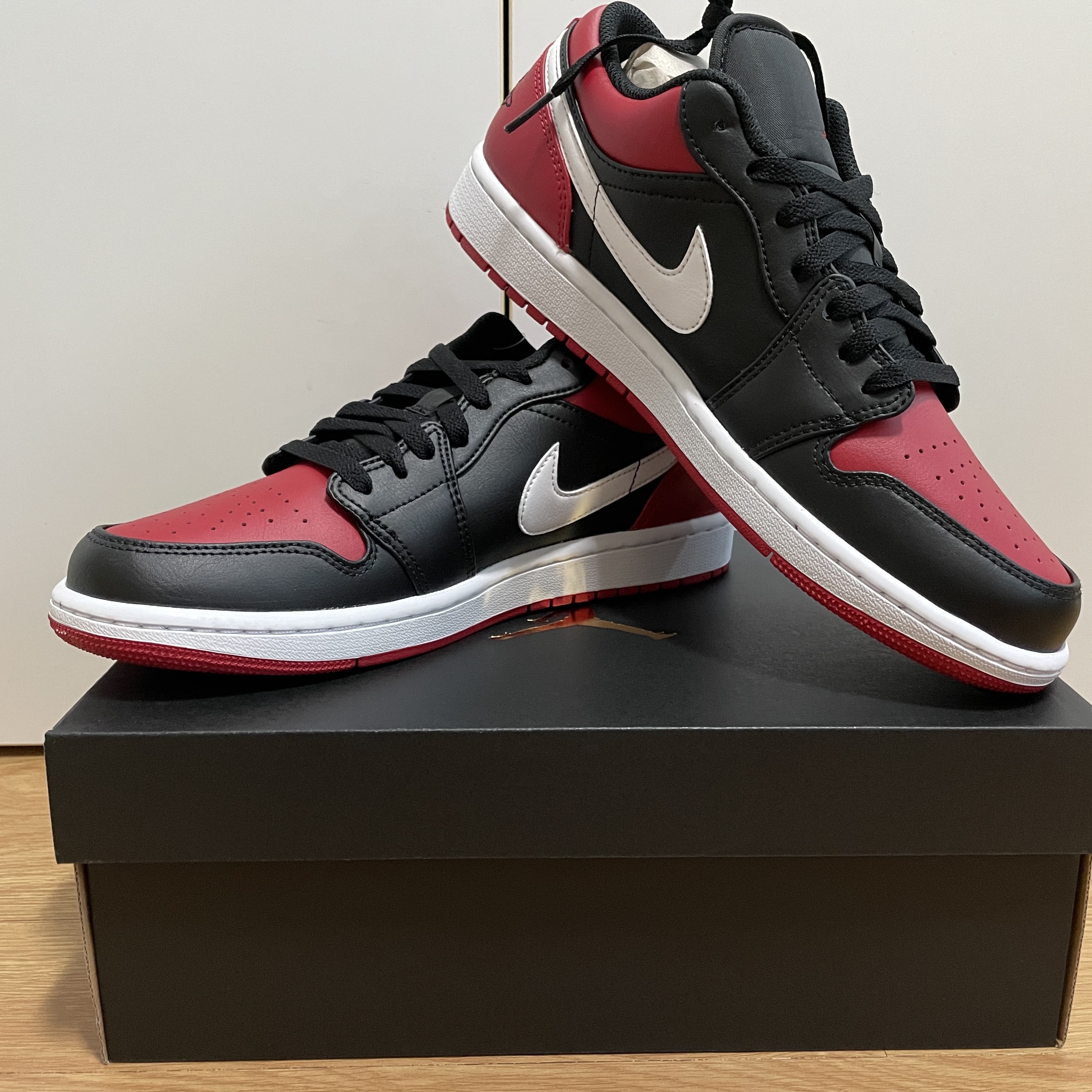 Jordan 1 Low Alternate Bred Toe 착용 스타일 - 2