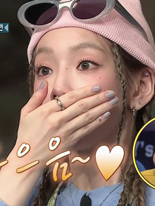 Scudo Dolphin White Stone Ring 착용 스타일