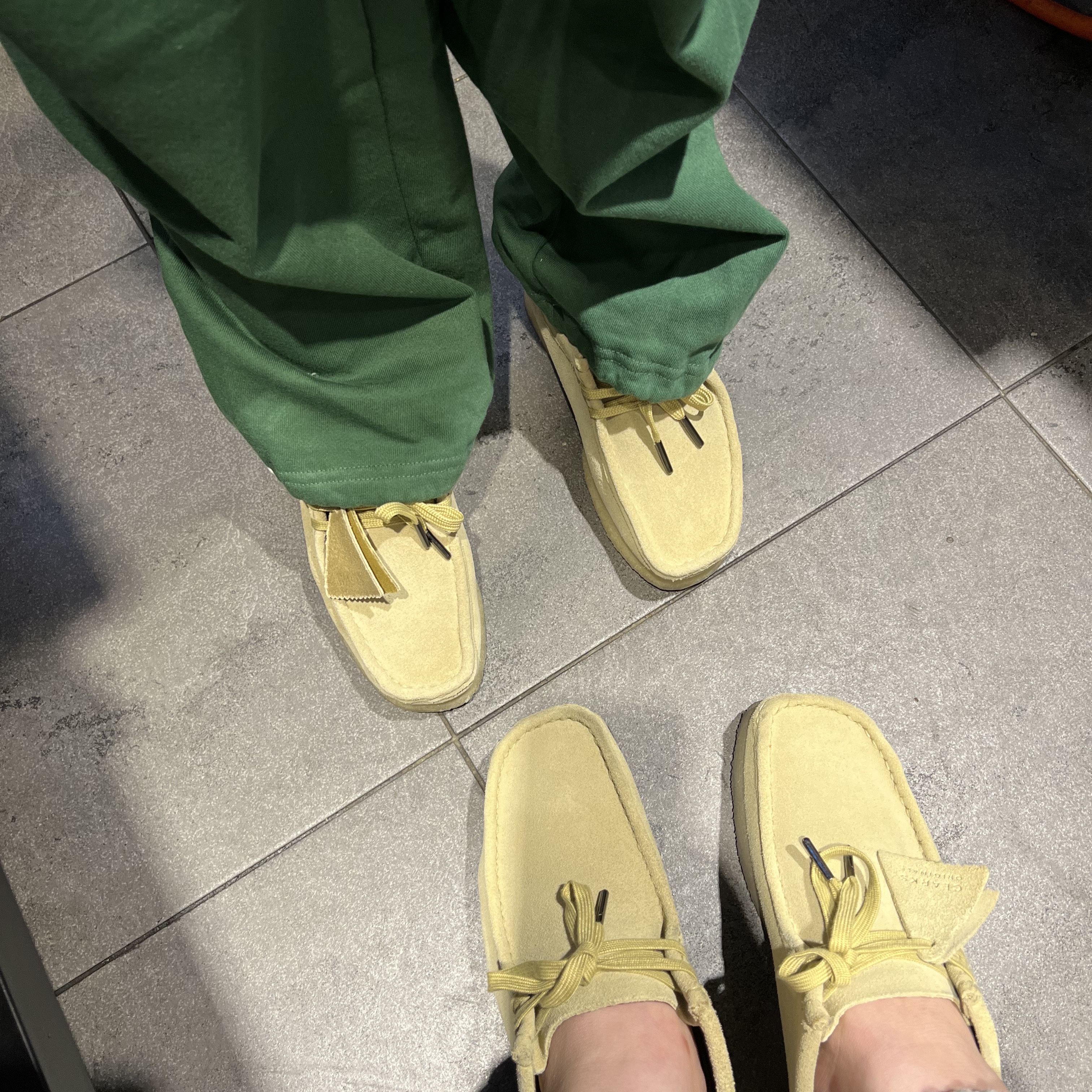 (W) Clarks Wallabee Maple Suede 착용 스타일