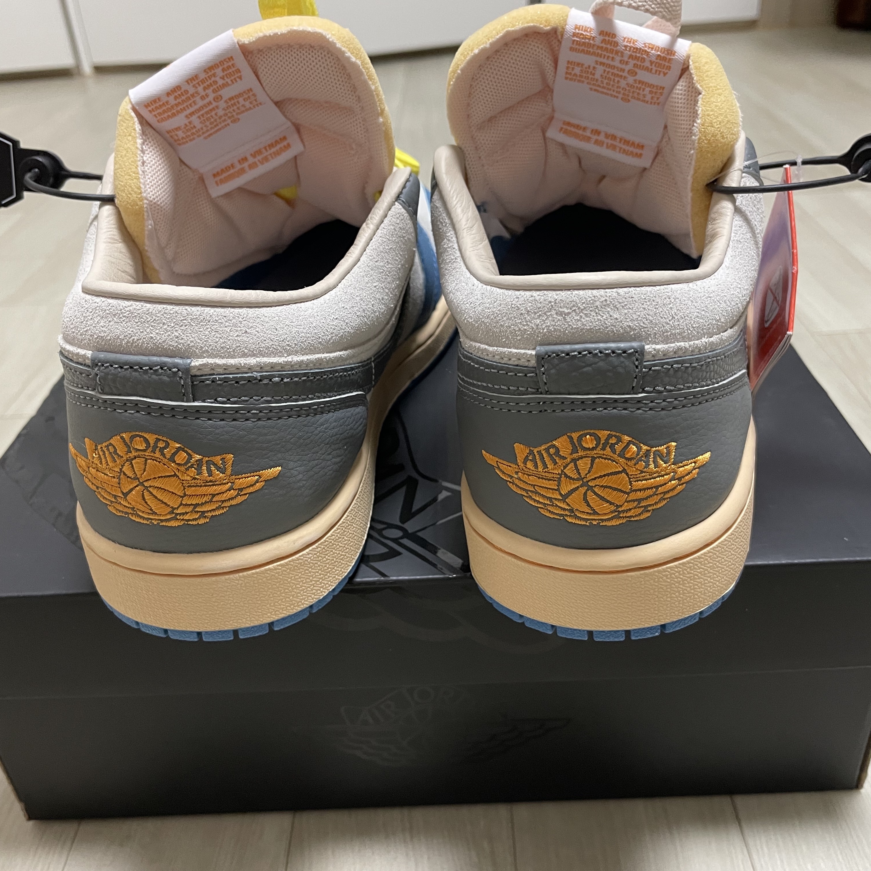 Jordan 1 Low SE Tokyo 96 착용 스타일 - 4