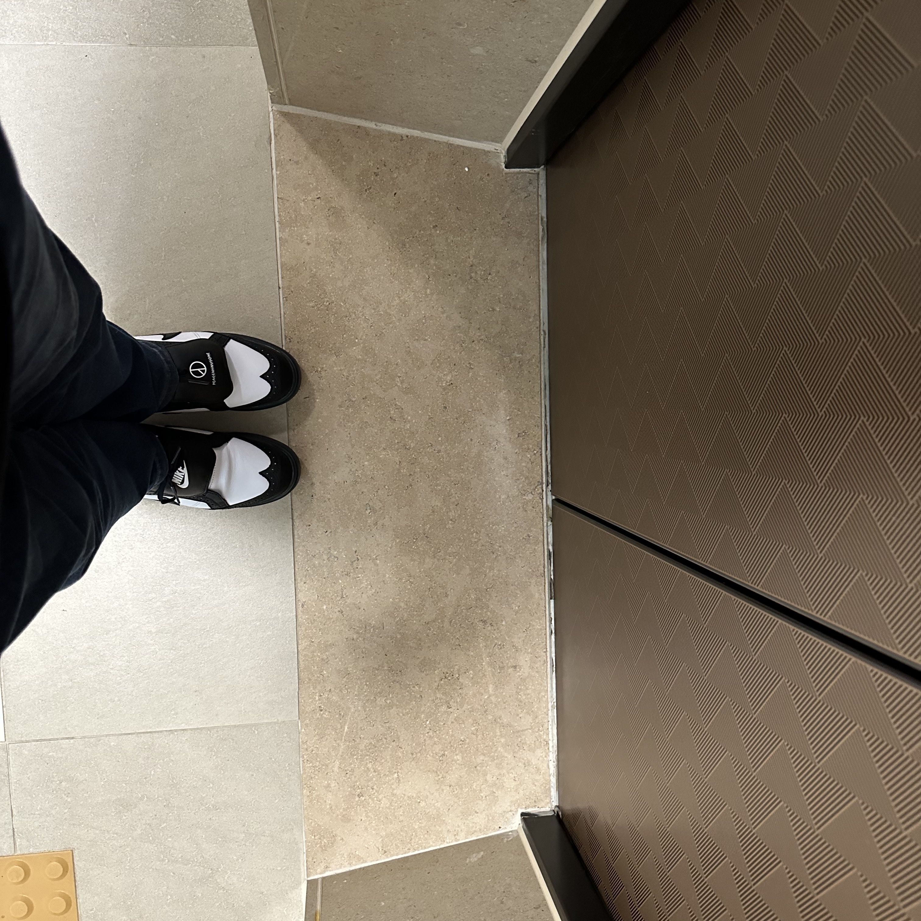 Nike x Peaceminusone Kwondo1 Black and White 착용 스타일