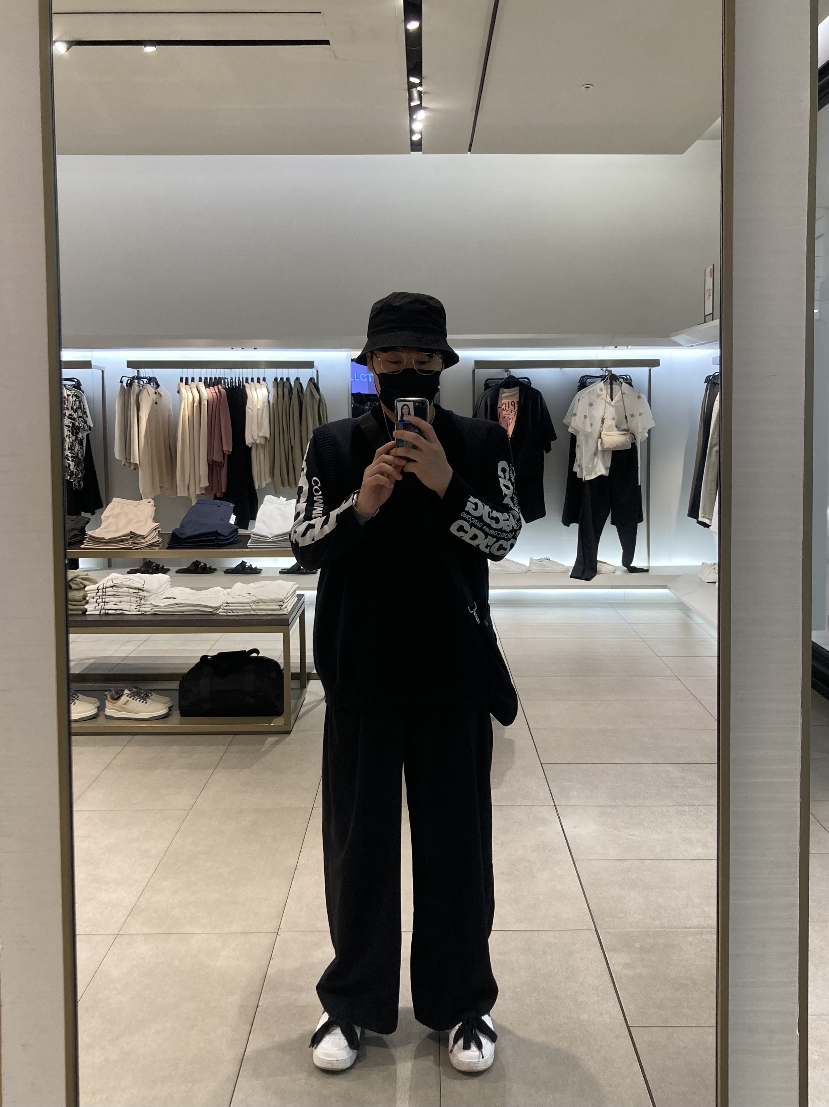 Nike x Peaceminusone Wide Pants Black (DR0096-010), Nike x Peaceminusone Air Force 1 Low Para-Noise 2.0 착용 스타일 - 2