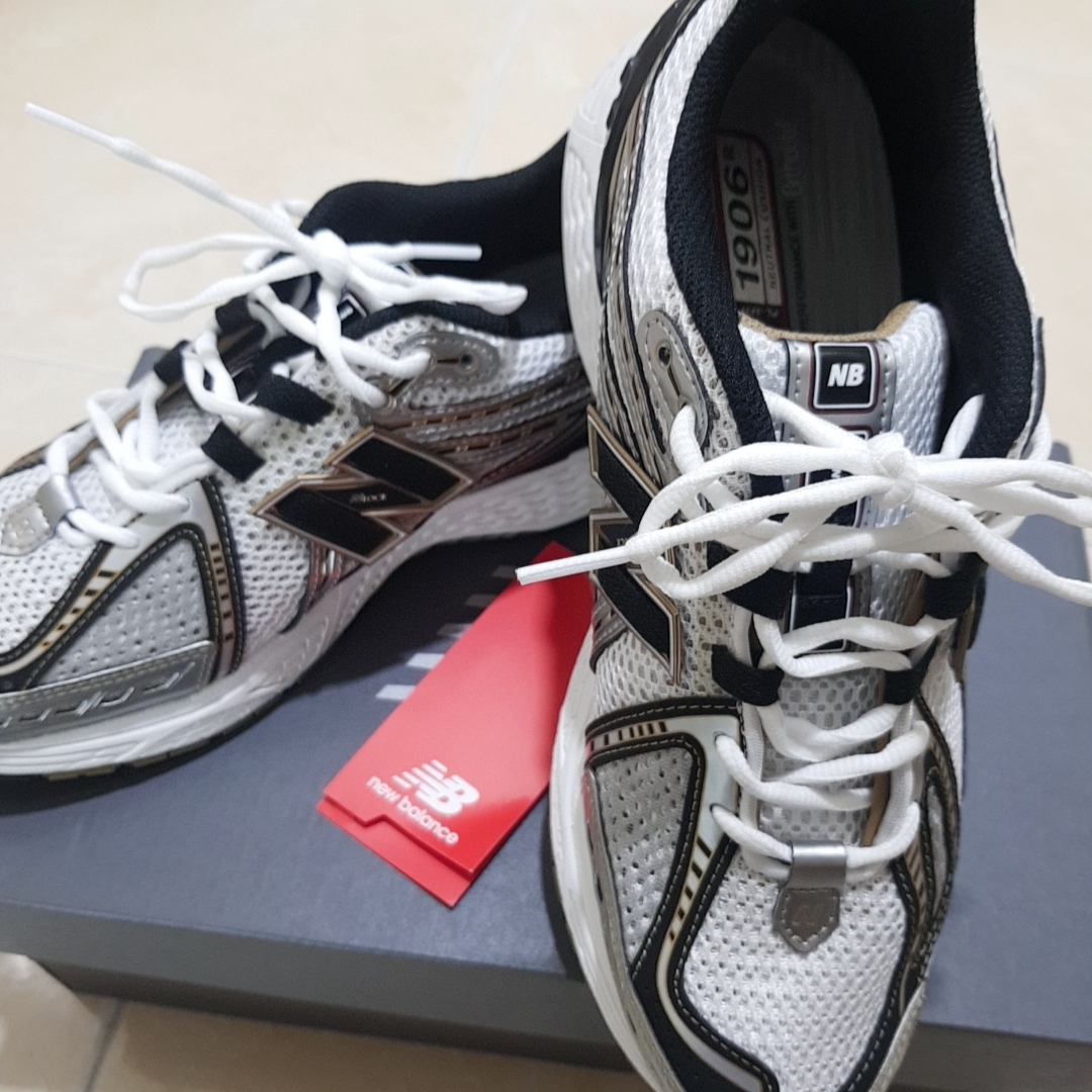 New Balance 1906R White Gold 착용 스타일 - 3
