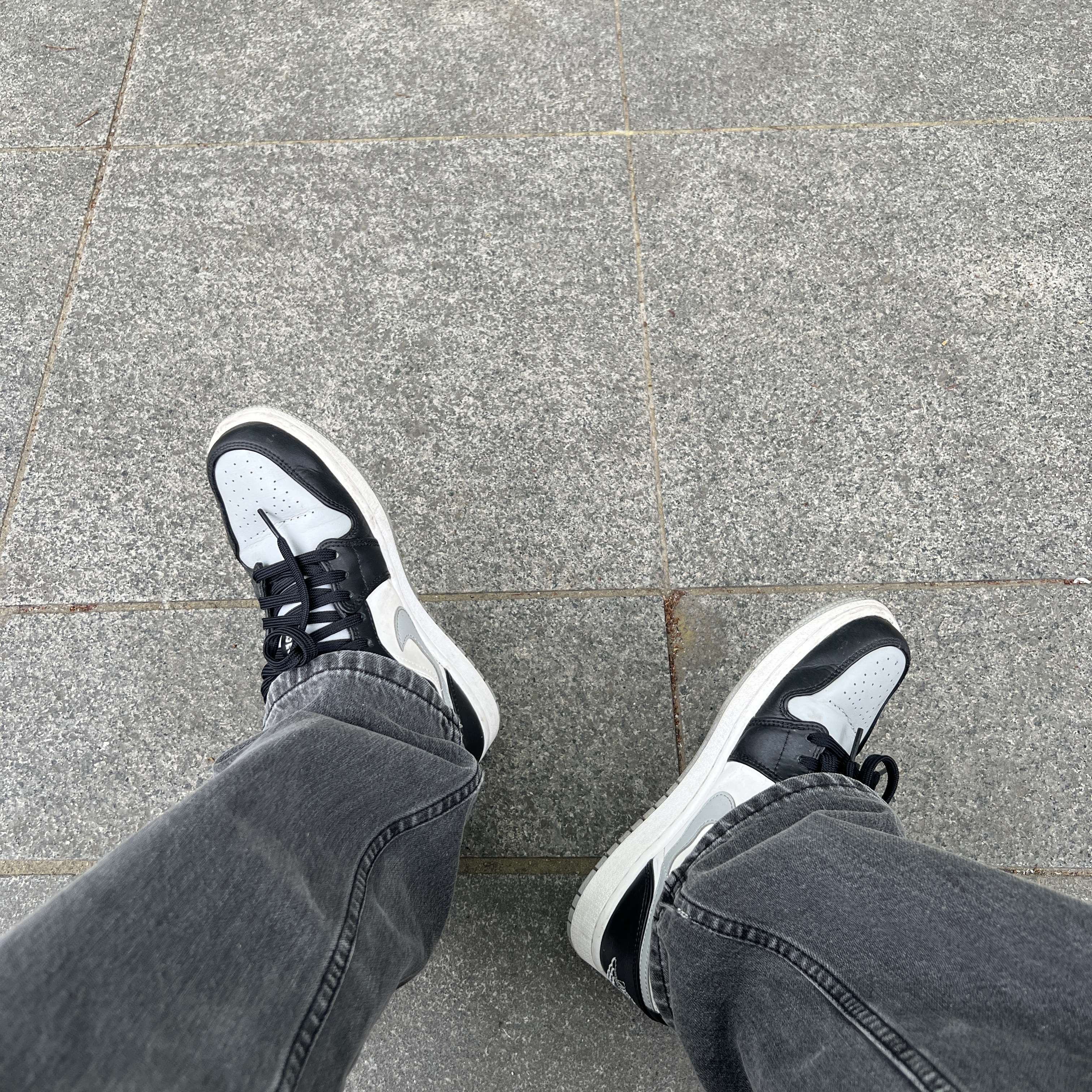 Jordan 1 Low Black Light Smoke Grey 착용 스타일
