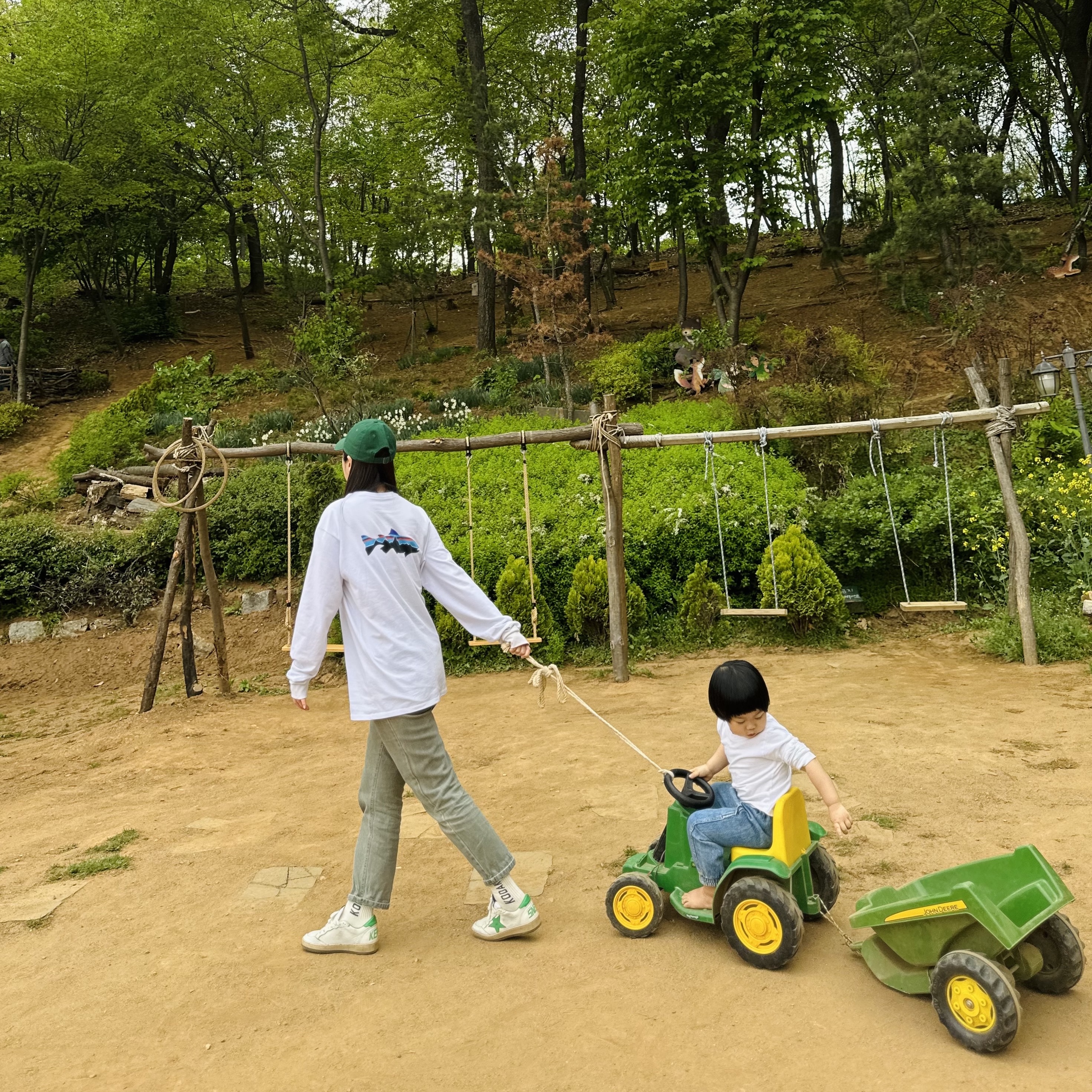 Nike Heritage 86 Futura Washed Cap Gorge Green, Golden Goose Ball Star White Sand Black Heel Tab Sneakers 착용 스타일 - 3