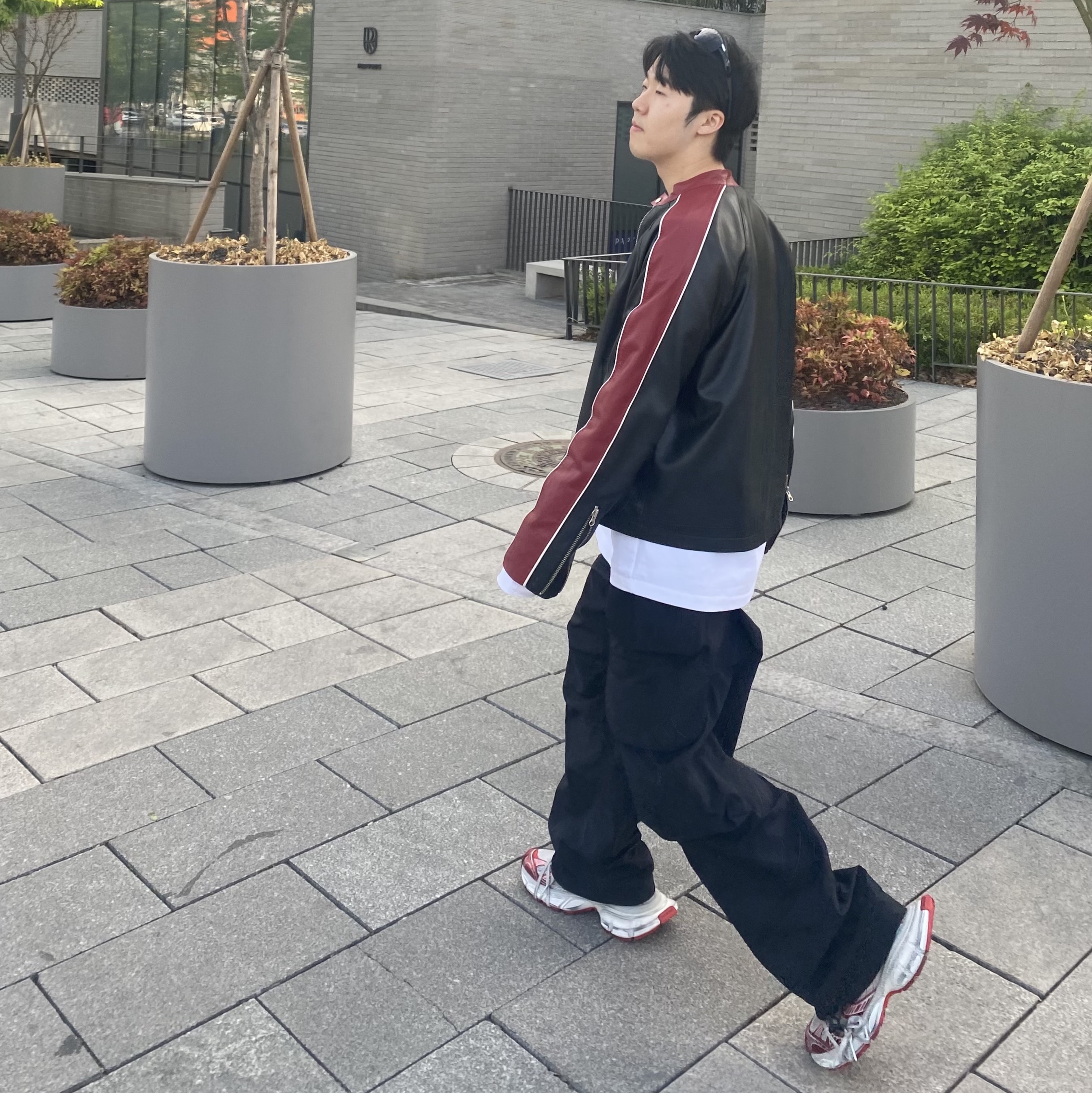 Balenciaga 3XL Sneakers White Red 착용 스타일 - 1