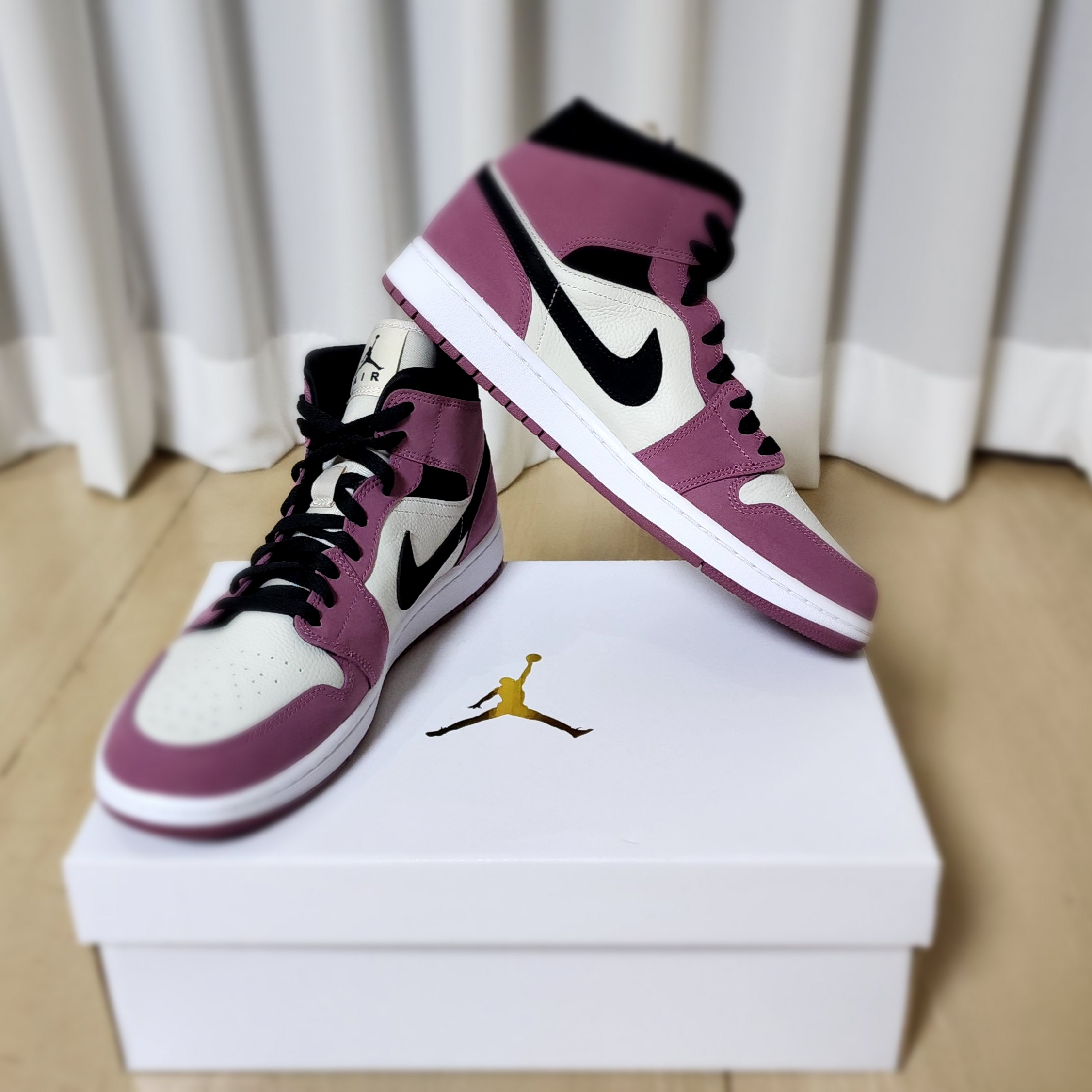 (W) Jordan 1 Mid SE Light Mulberry 착용 스타일 - 5
