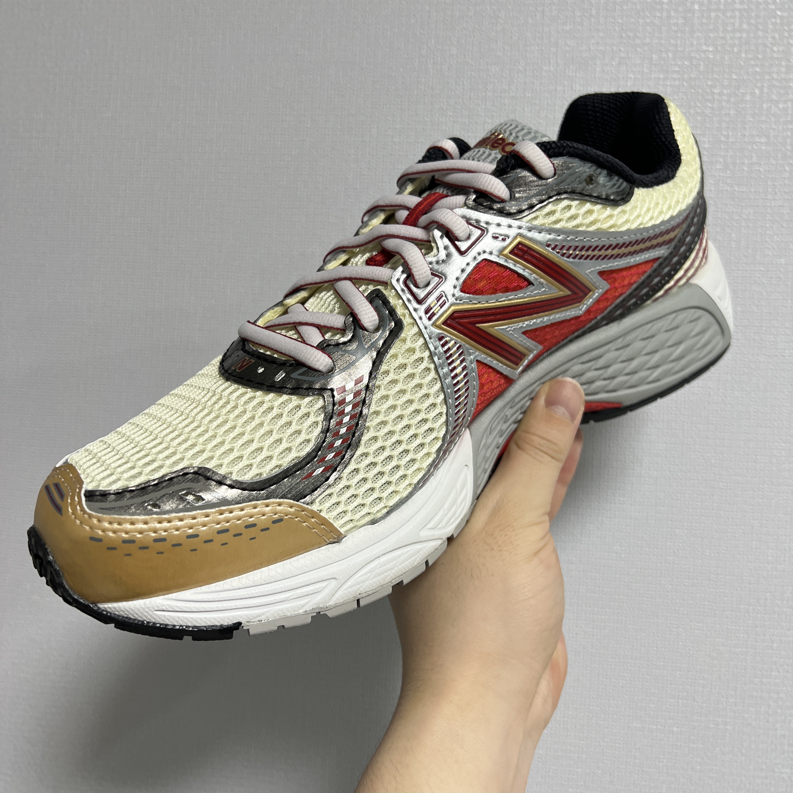 New Balance x Aime Leon Dore 860v2 Red 착용 스타일 - 1