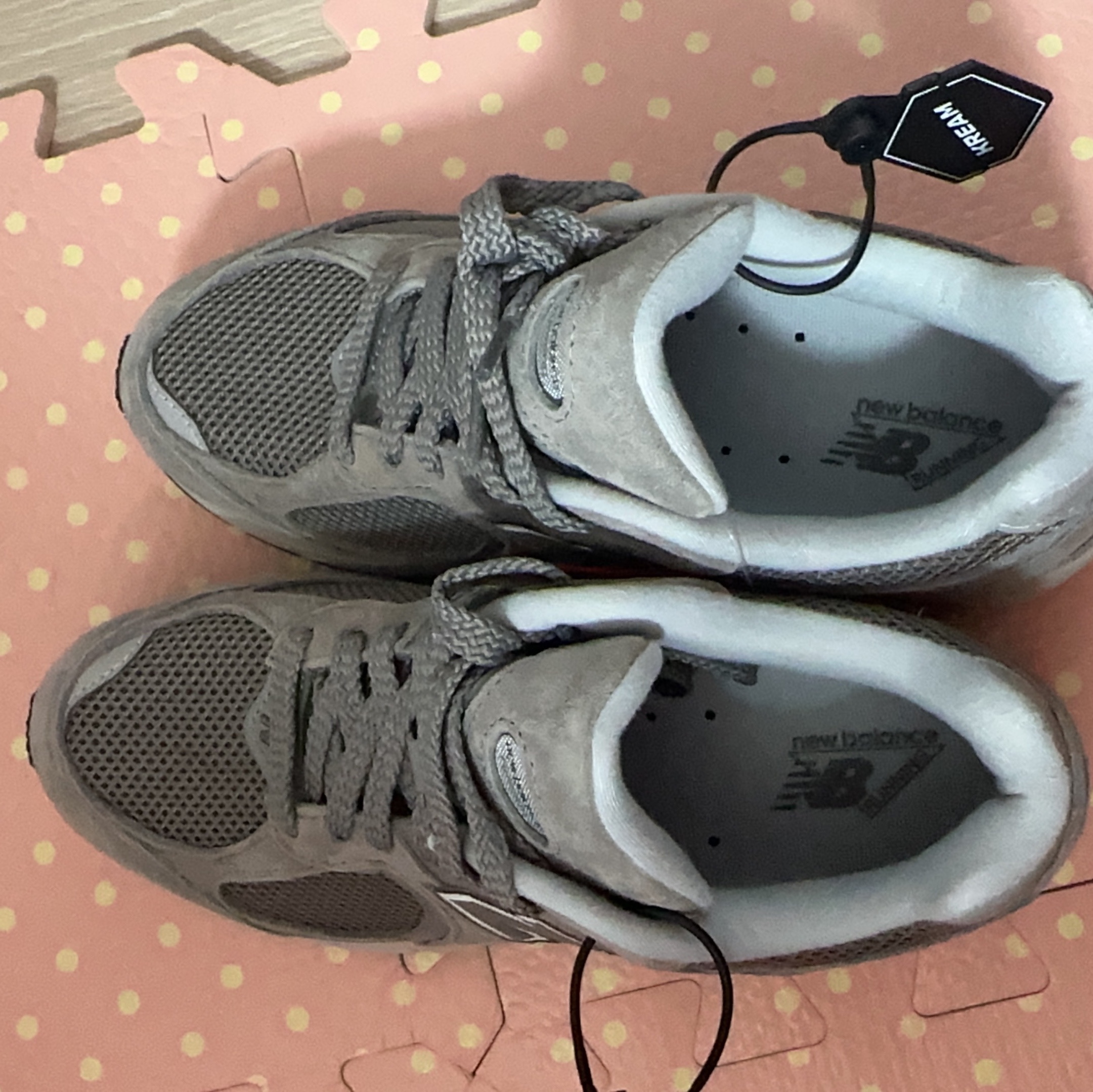 New Balance 2002R Grey 착용 스타일 - 2