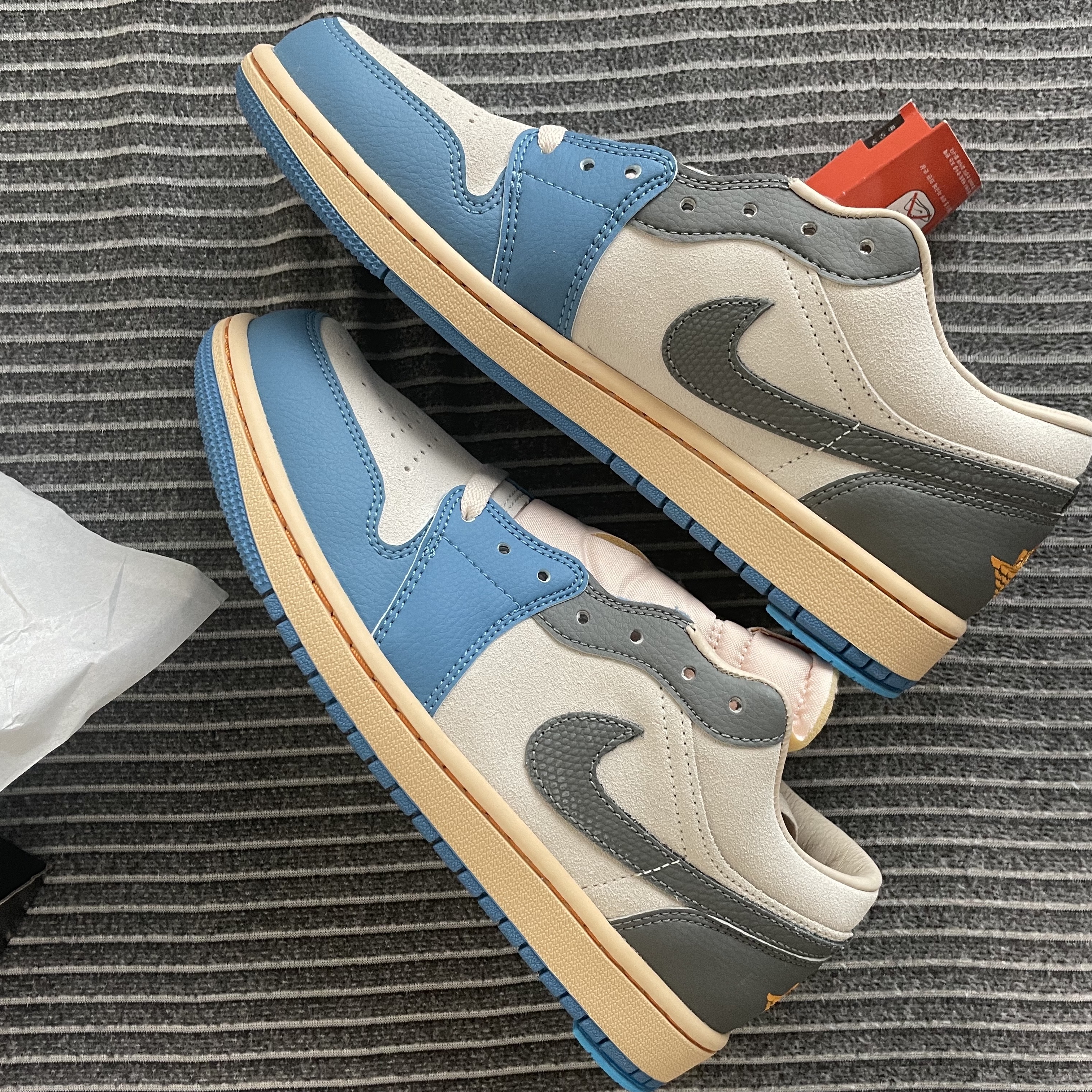 Jordan 1 Low SE Tokyo 96 착용 스타일