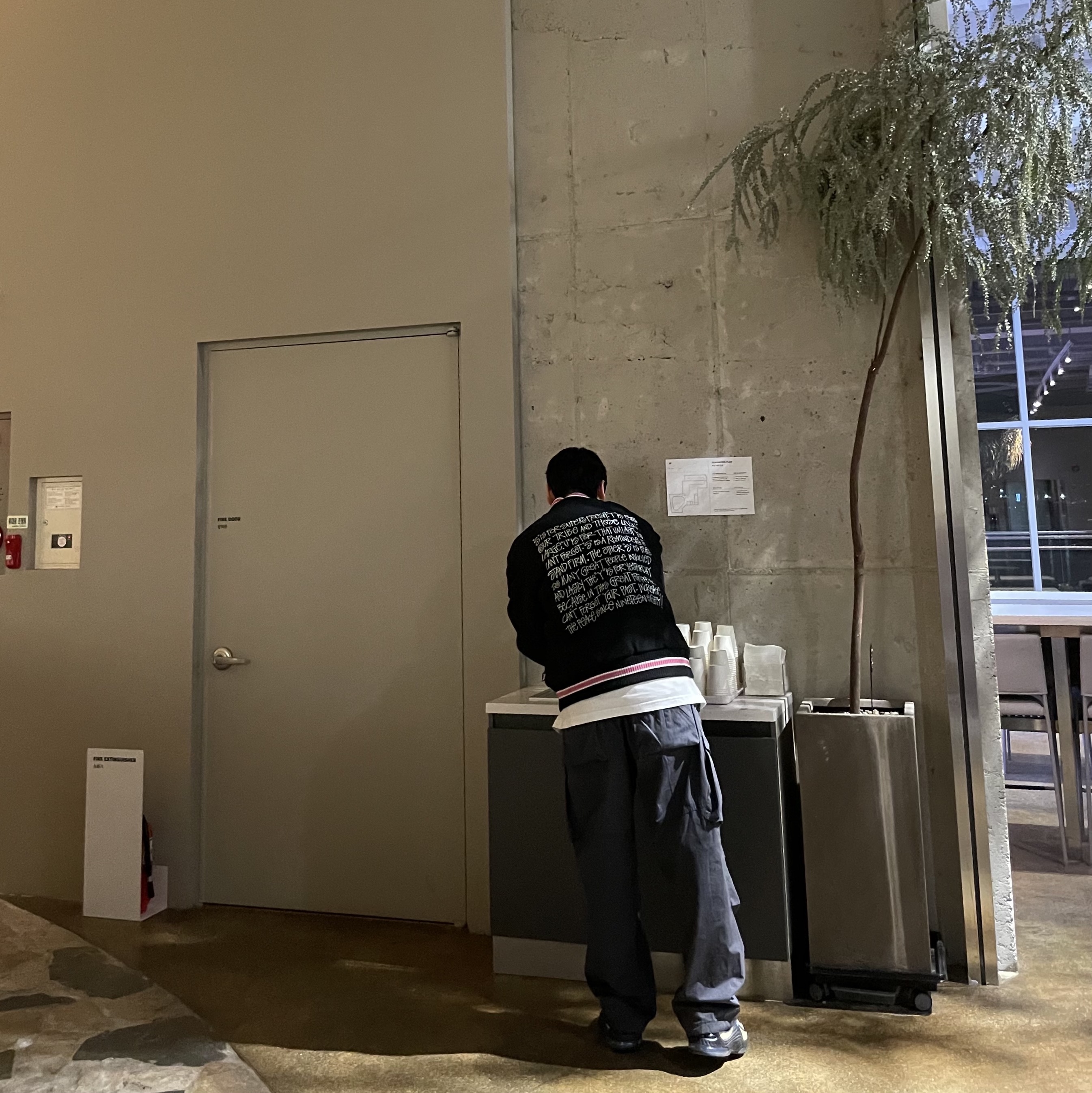 Stussy S Talk Melton Varsity Jacket Black, Nike x Stussy Air Penny II Rattan and Limestone 착용 스타일 - 1