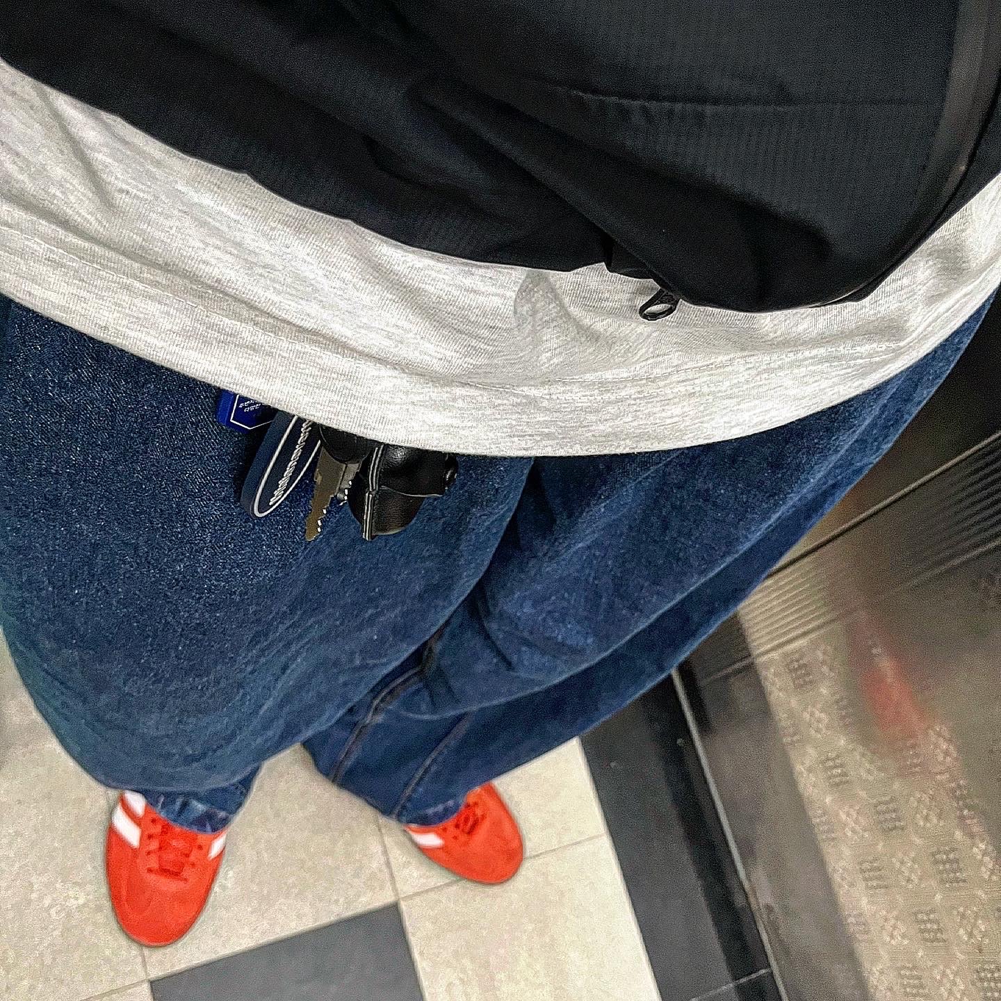 (W) Adidas Gazelle Indoor Bold Orange Cloud White, Sansan Gear Windblock Jacket Dark Navy - 23SS 착용 스타일