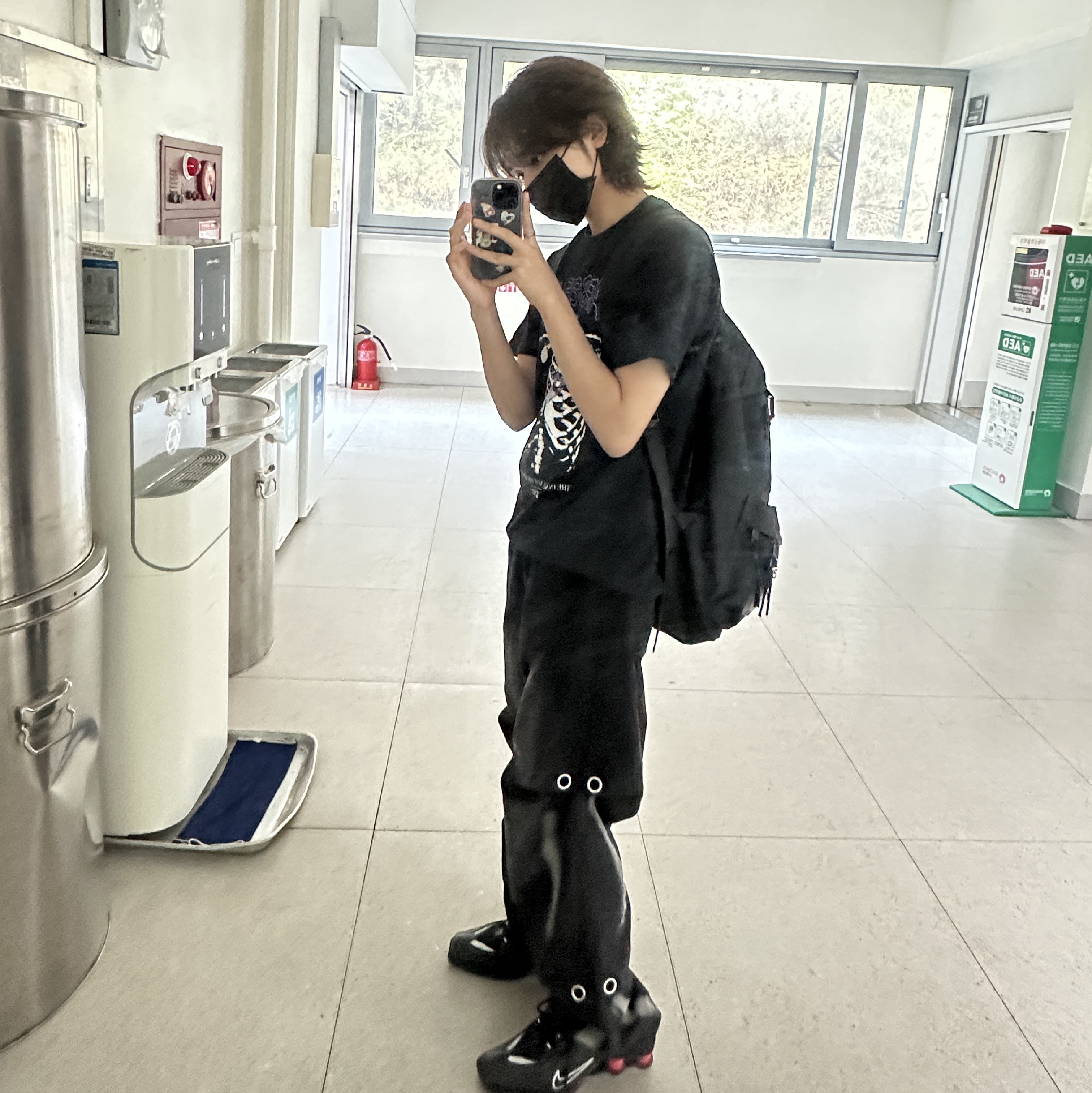 Nike x Martine Rose Shox MR4 Black 착용 스타일