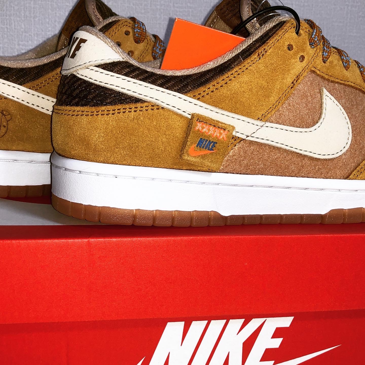 Nike Dunk Low SE Praline Desert Ochre 착용 스타일 - 1