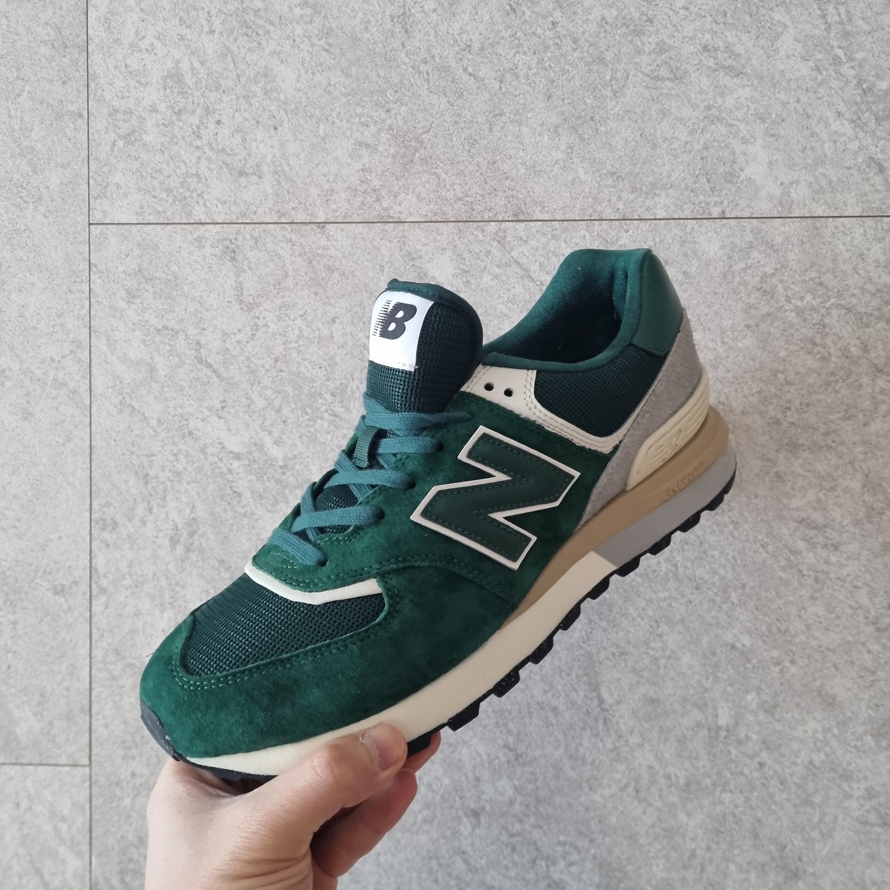 New Balance 574 Legacy Green 착용 스타일