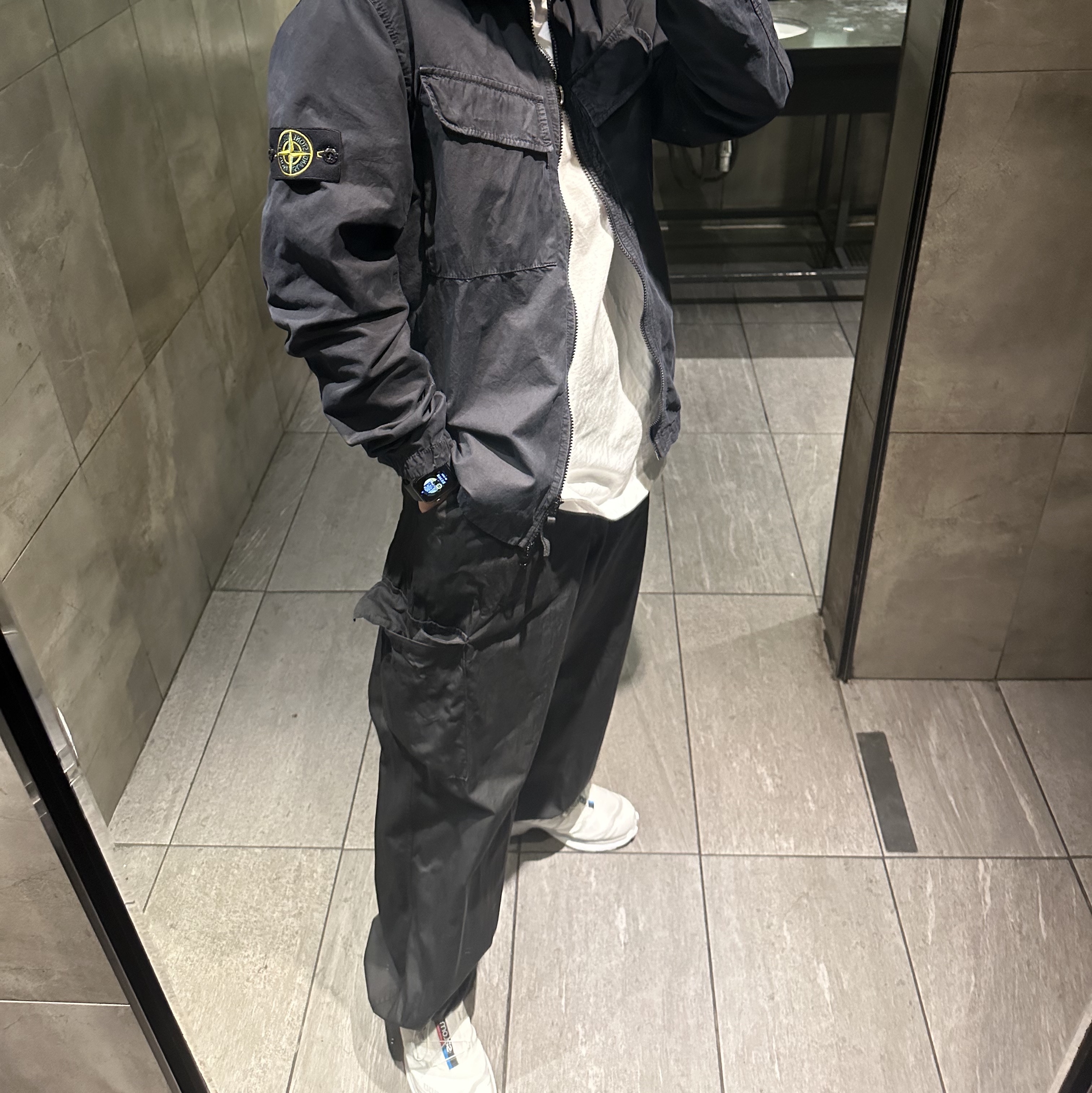 Stone Island 101WN Brushed Cotton Canvas T.CO+OLD Overshirt Navy Blue - 22FW, Salomon XT-6 ADV White 착용 스타일 - 2