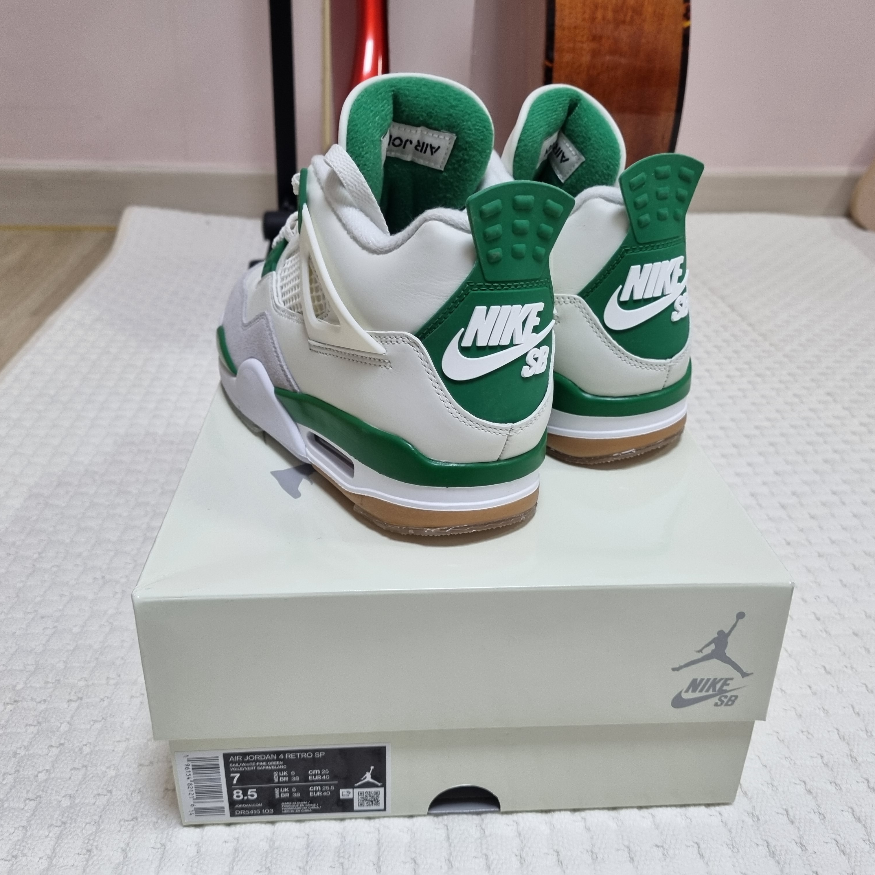 Jordan 4 x Nike SB Retro SP Pine Green 착용 스타일 - 2