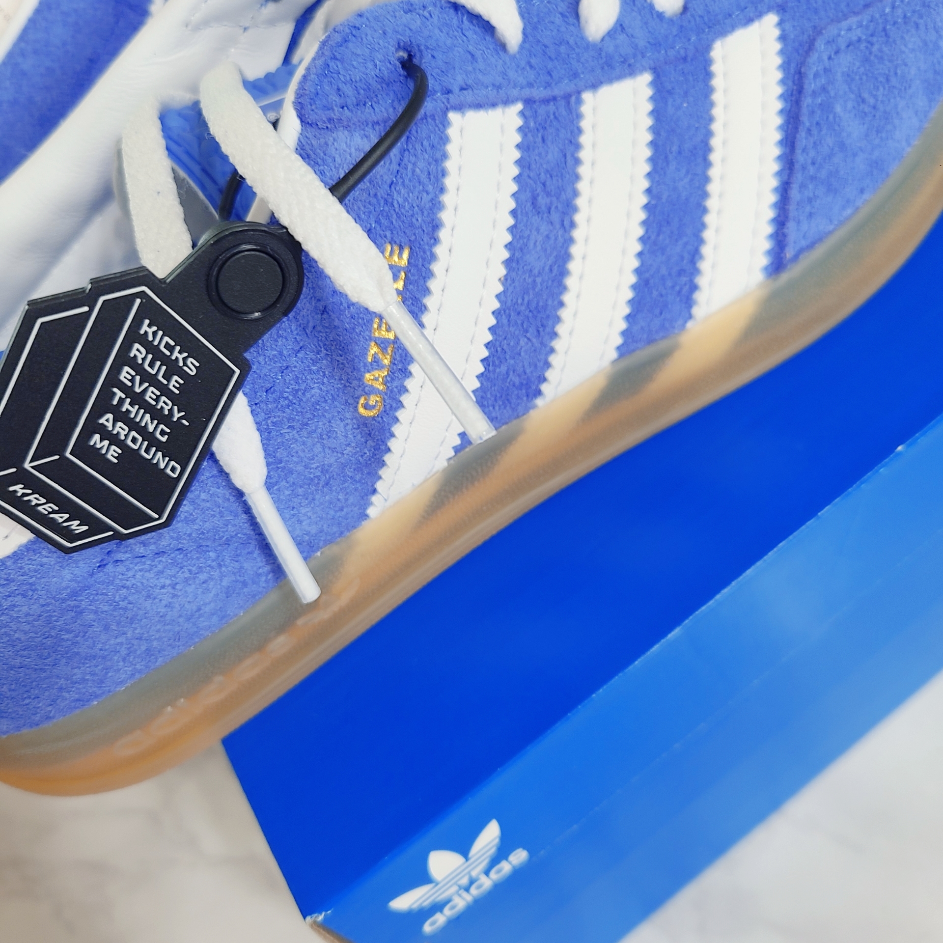 (W) Adidas Gazelle Indoor Blue Fusion Cloud White 착용 스타일 - 2