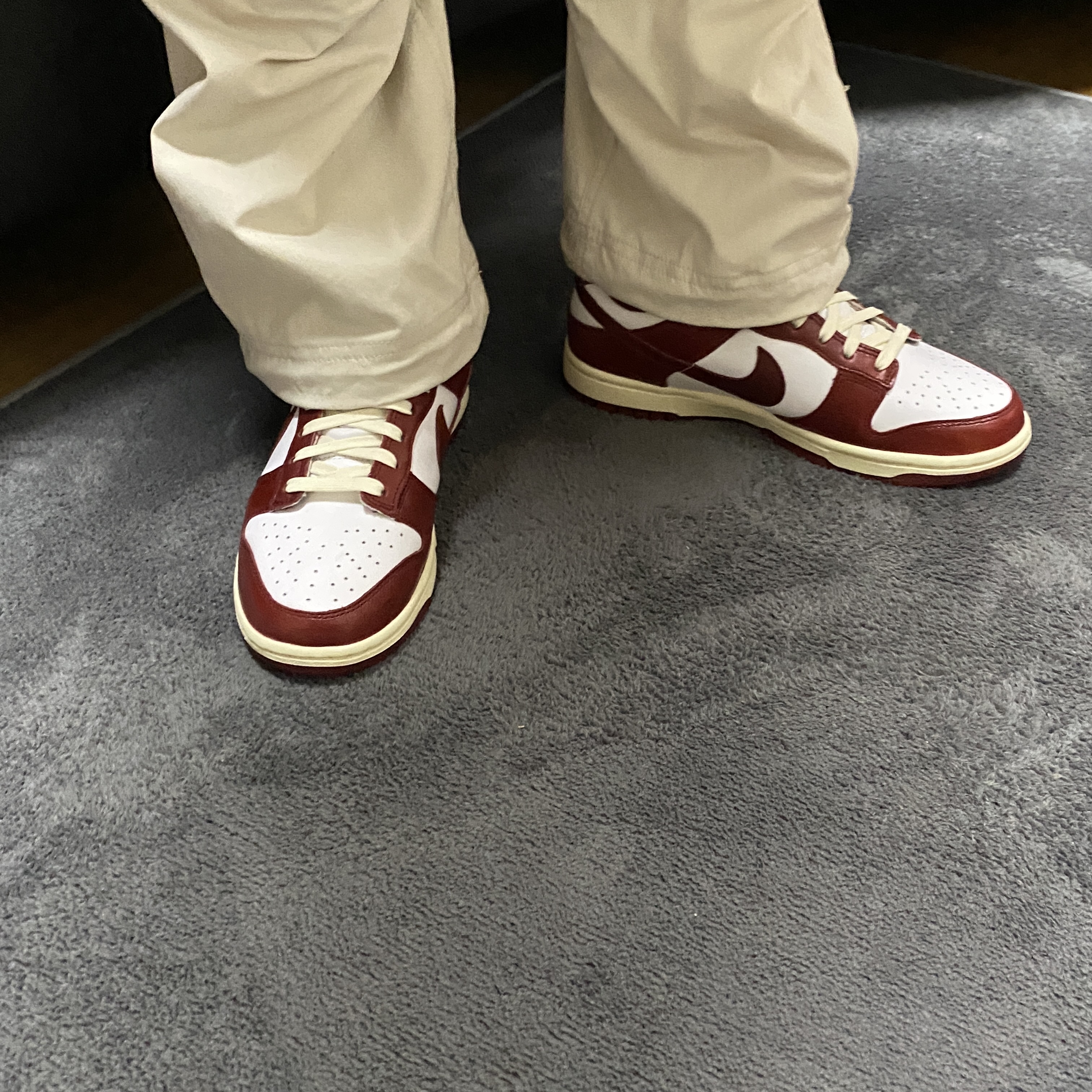 (W) Nike Dunk Low Retro PRM Team Red and White, Nike Dunk Low SP Kentucky 2022 착용 스타일 - 2