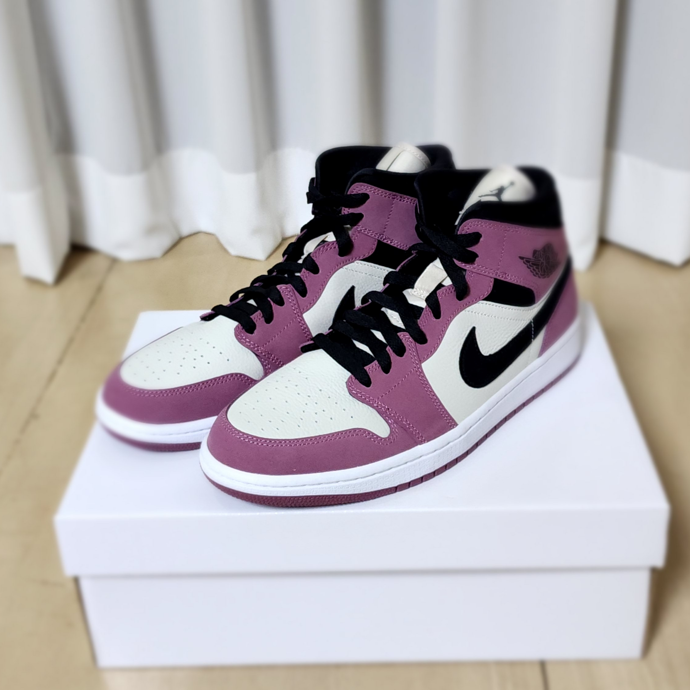 (W) Jordan 1 Mid SE Light Mulberry 착용 스타일 - 3
